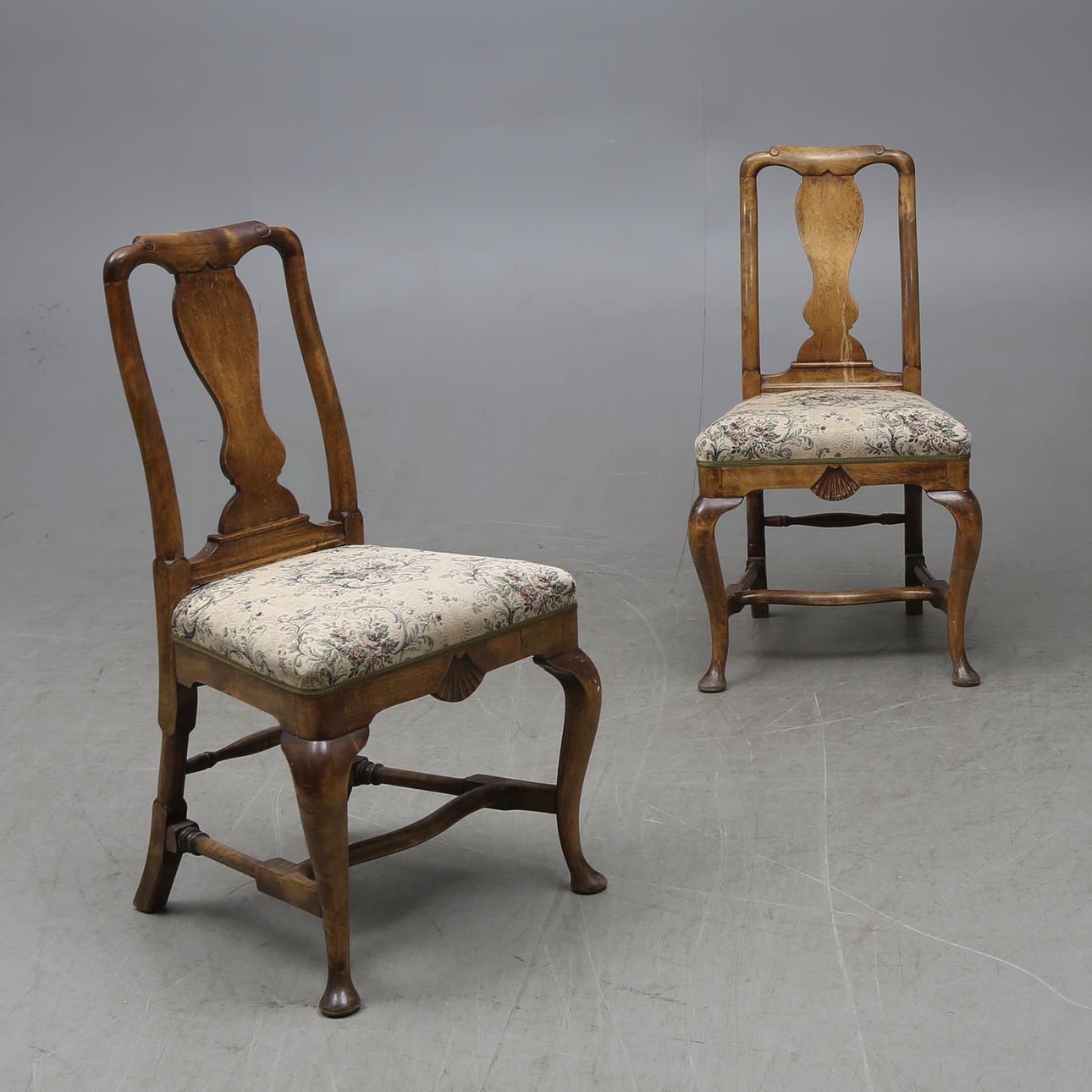 STOLAR, ett par, barockstil, 1900-tal.