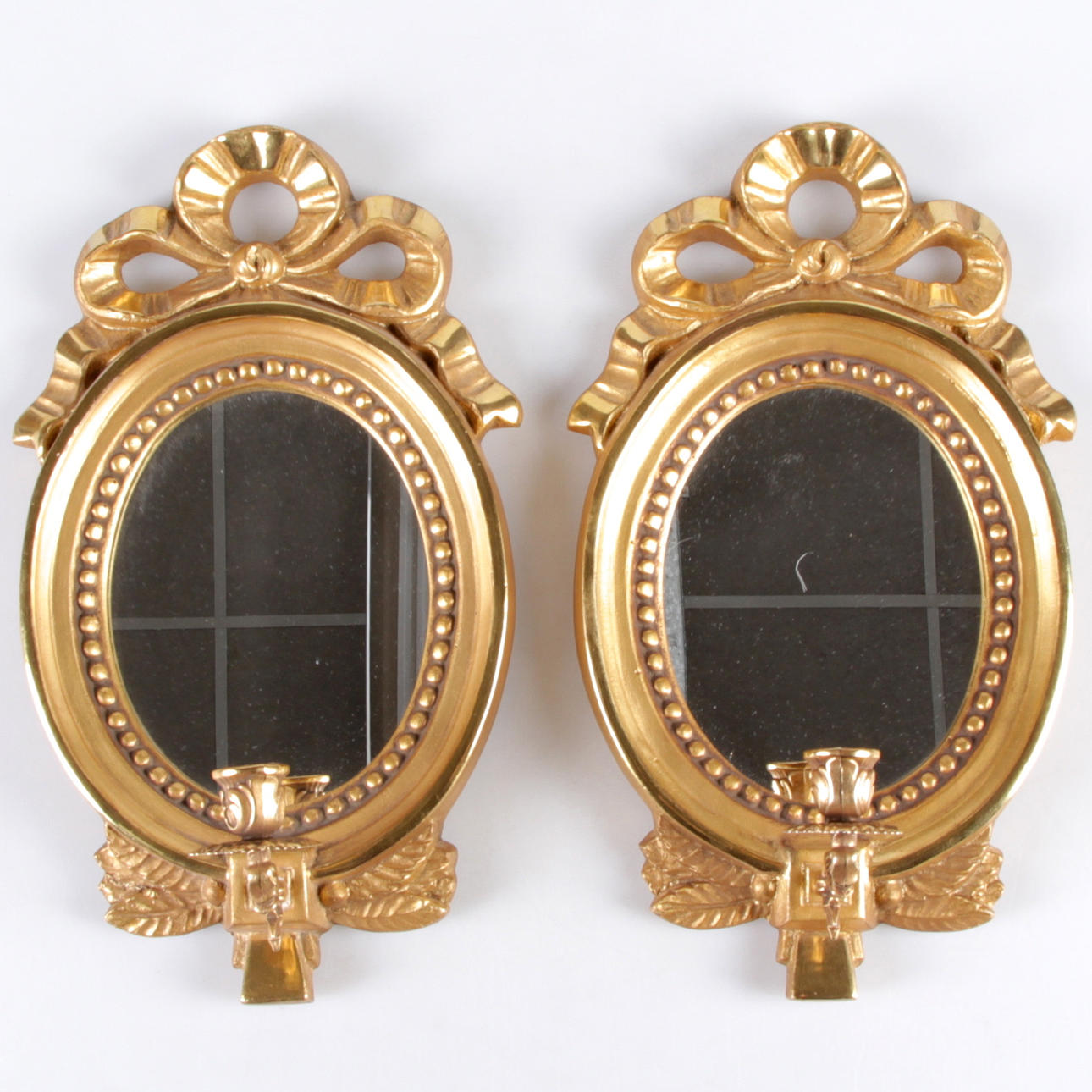 SPEGELLAMPETTER, ett par, förgyllda, gustaviansk stil, 1900-tal.