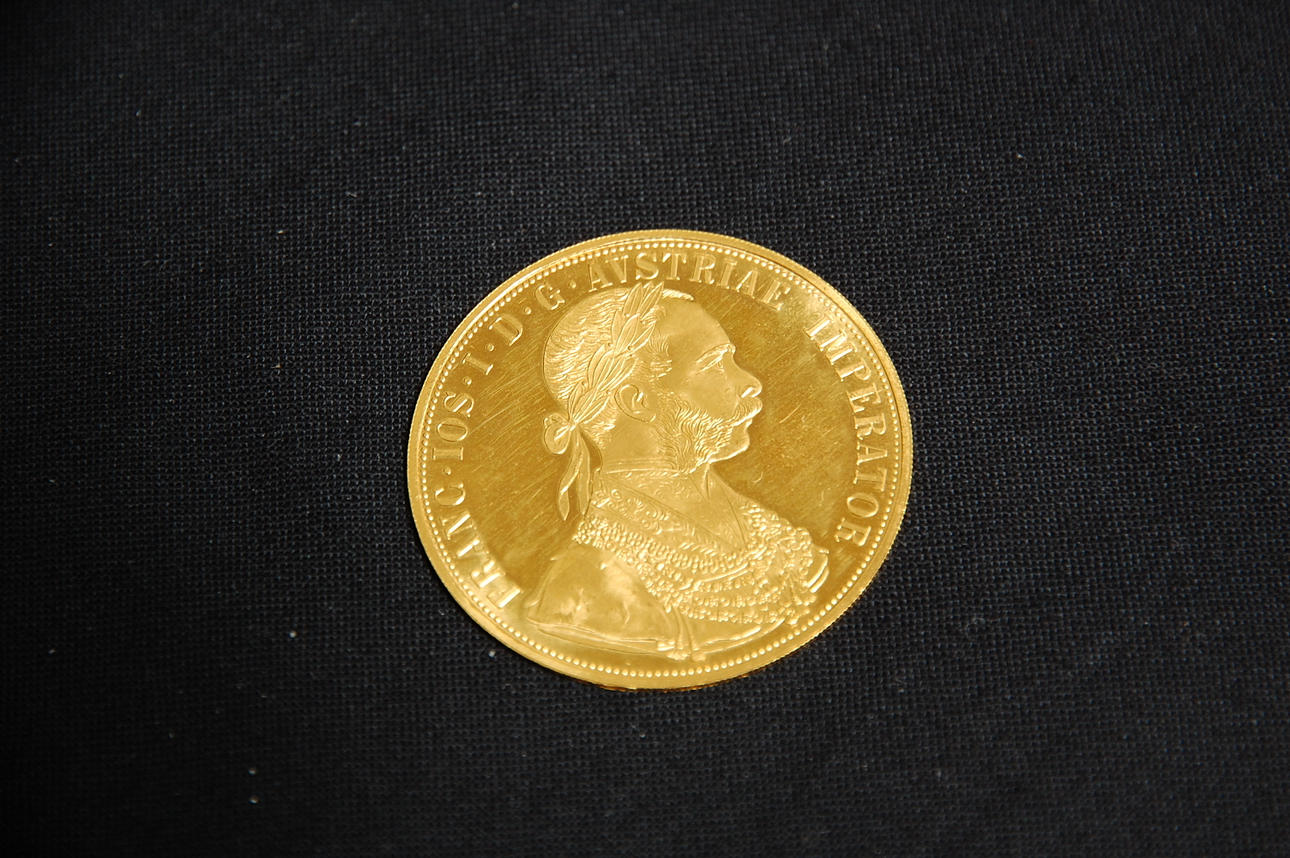 MYNT, 23 K guld Österrike 1915 med text FRANC IOS I D G IMP, vikt 14 g.