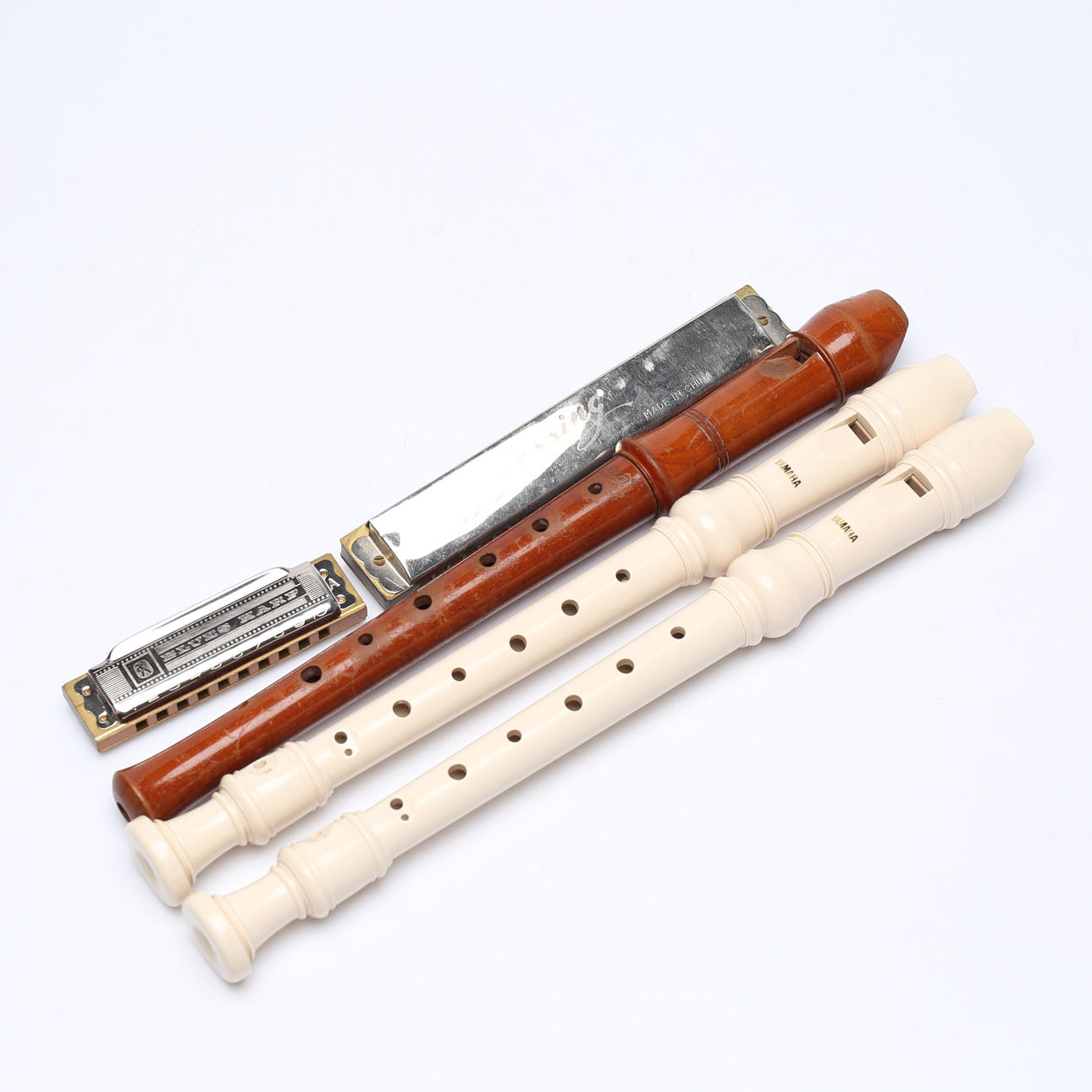 FLUTES and HARMONICA, 5 pieces, including Yamaha.