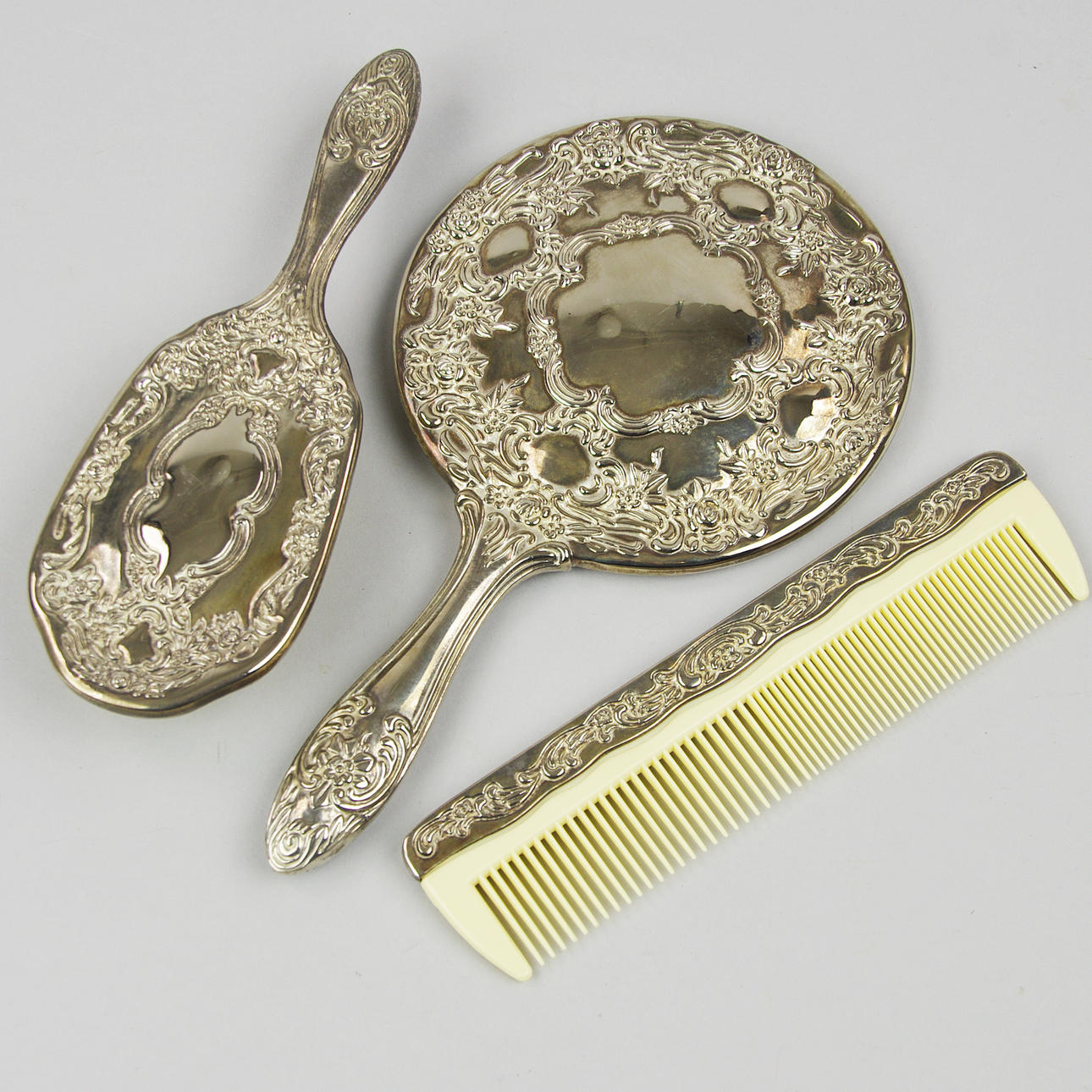 BORSTSET, kam borste samt spegel, nysilver/plast.