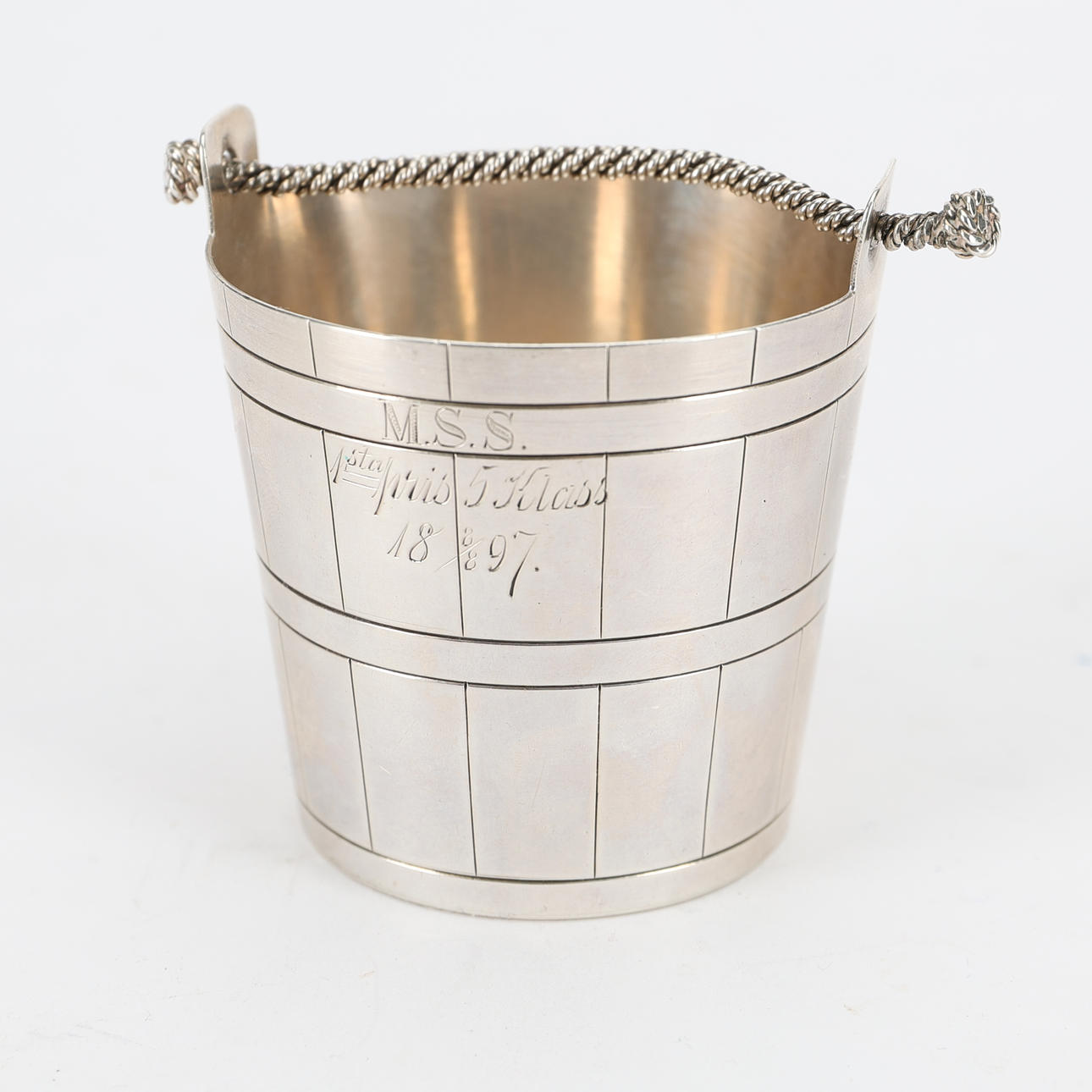 Eine silberne Schale in Form eines Eimers, A Dragsted, Kopenhagen, 1896.