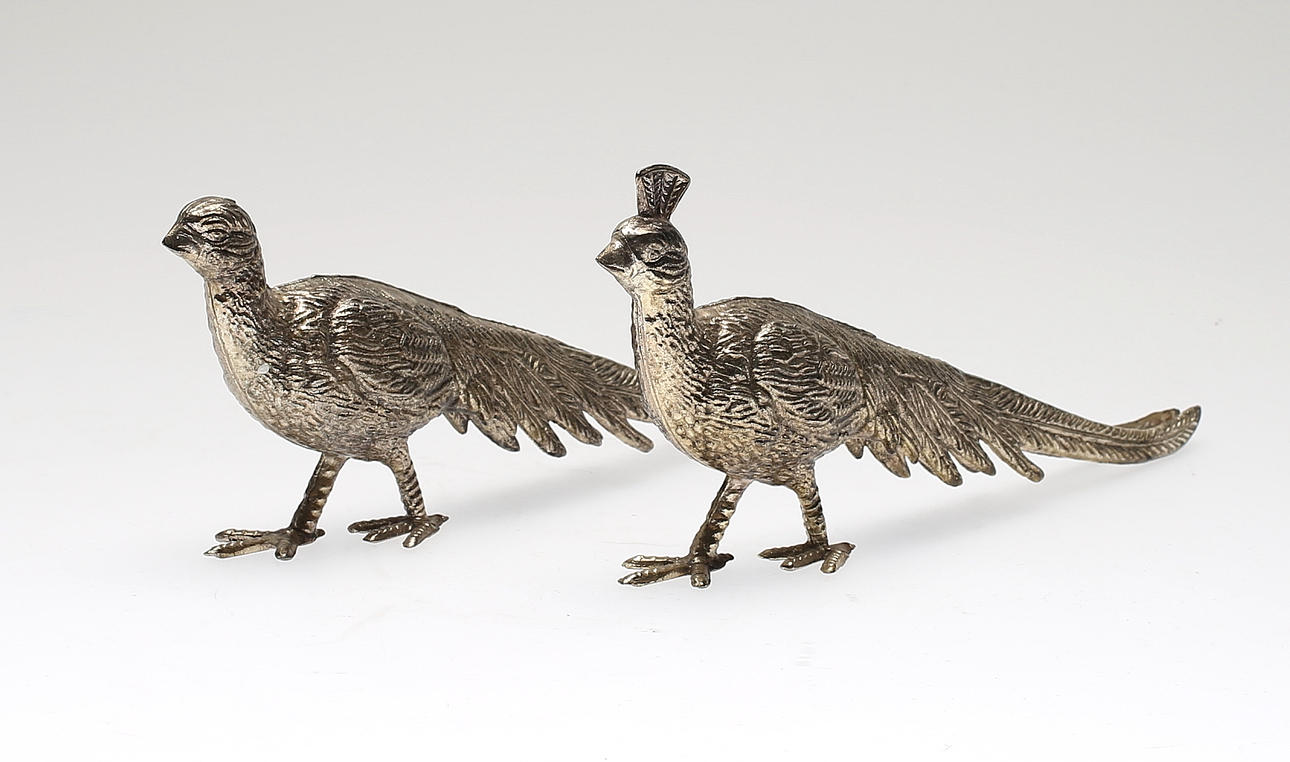 BORDSDEKORATIONER, vitmetall, 1900-tal.