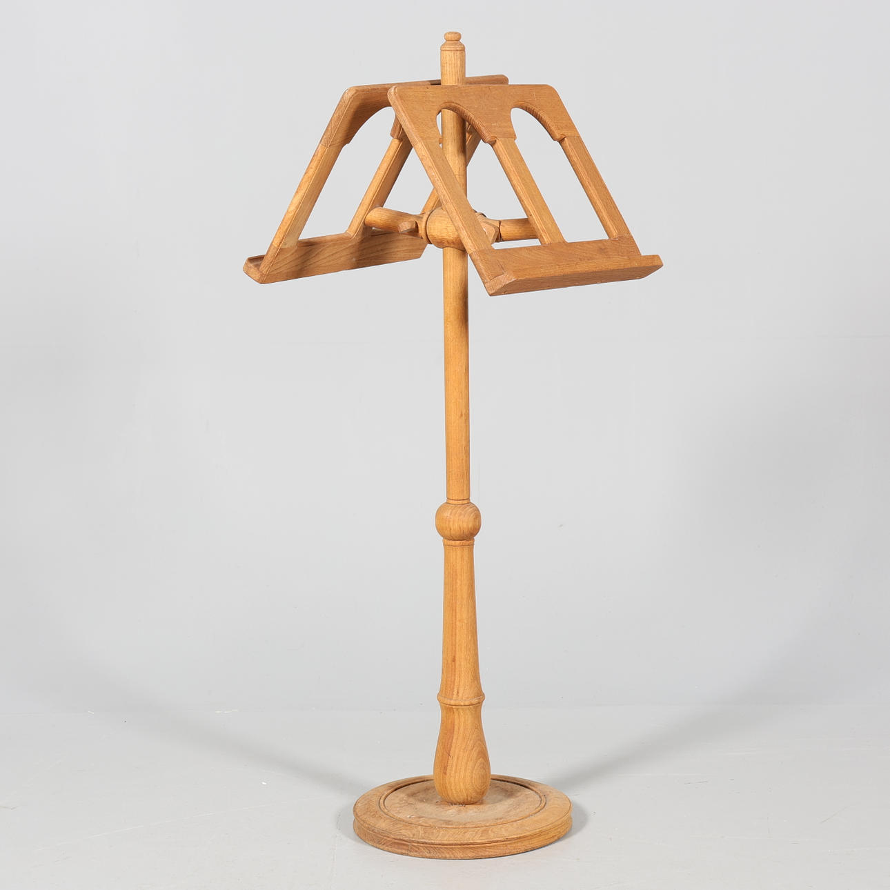 NOTENSTÄNDER, doppelt, Holz, mit WB gekennzeichnet.