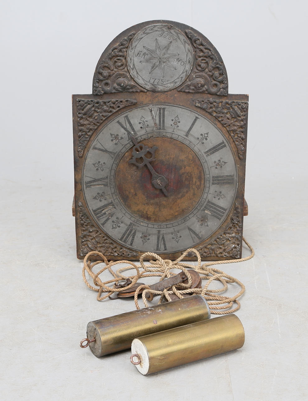 URTAVLA med urverk, Stjärnsundsmodell,daterad 1725.