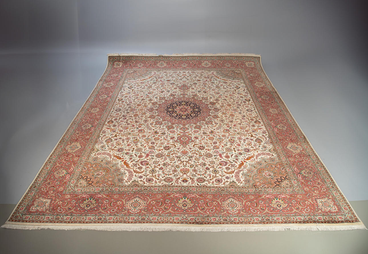 Large carpet, Tabriz, Persia, 20/21. Jh.