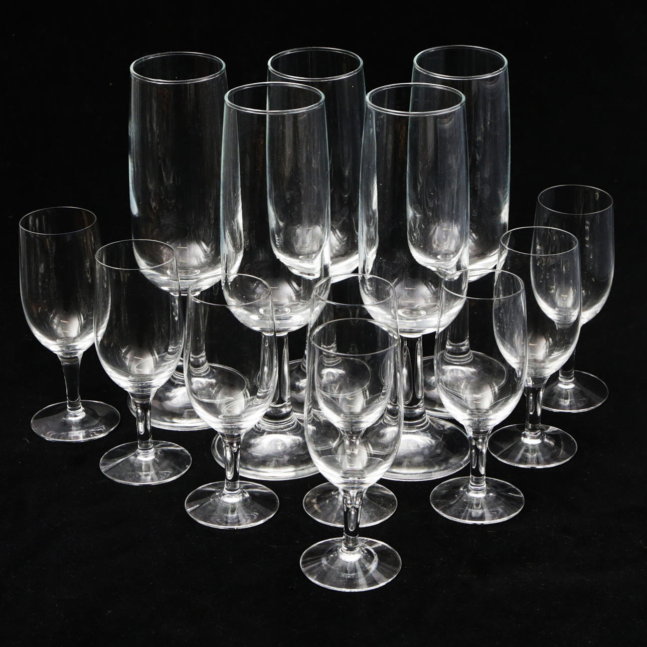 GLASS TABLEWARE, 13 pcs.