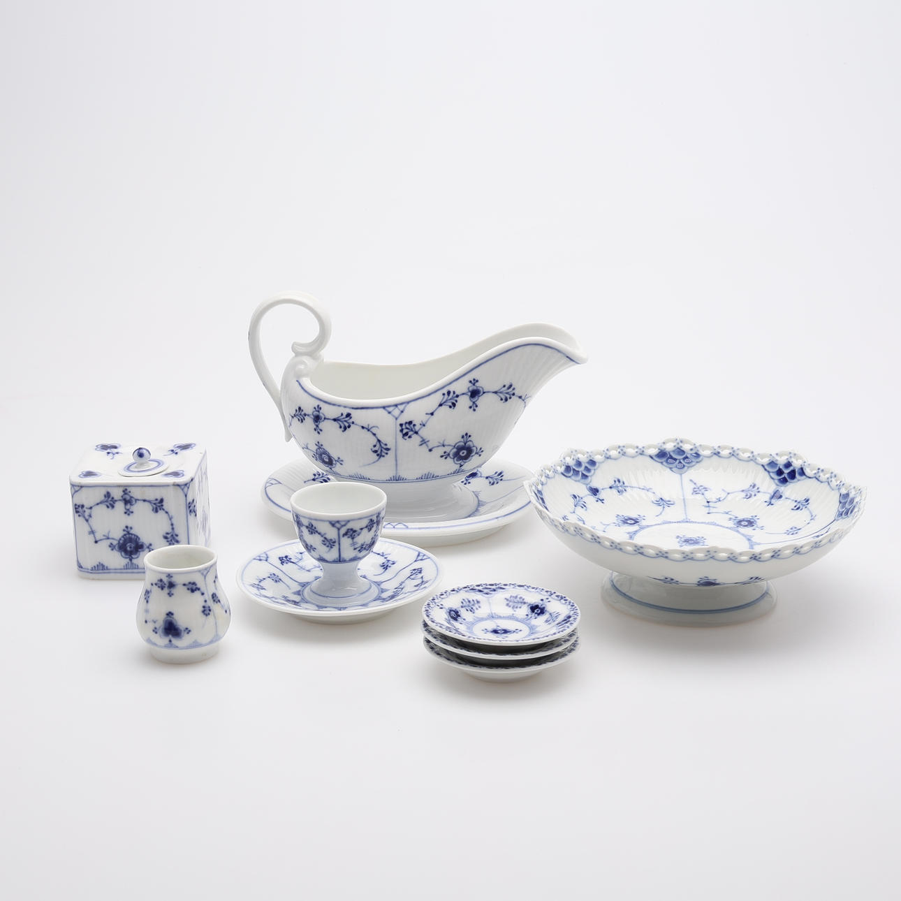 SERVISDELAR, 8 DELAR, PORSLIN, MUSSELMALET, ROYAL COPENHAGEN. Keramik ...
