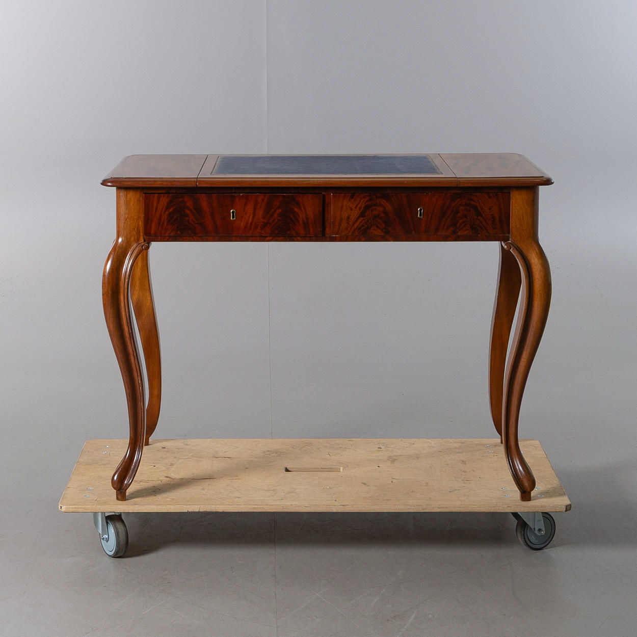 A NEO-ROCOCO MAHOGNE/DRAWING TABLE, circa 1900.