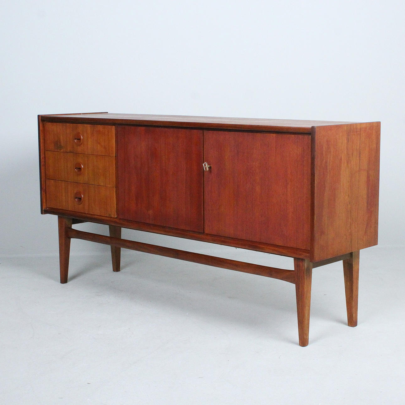 BARTELS. Kommode / Sideboard der 1960er Jahre.