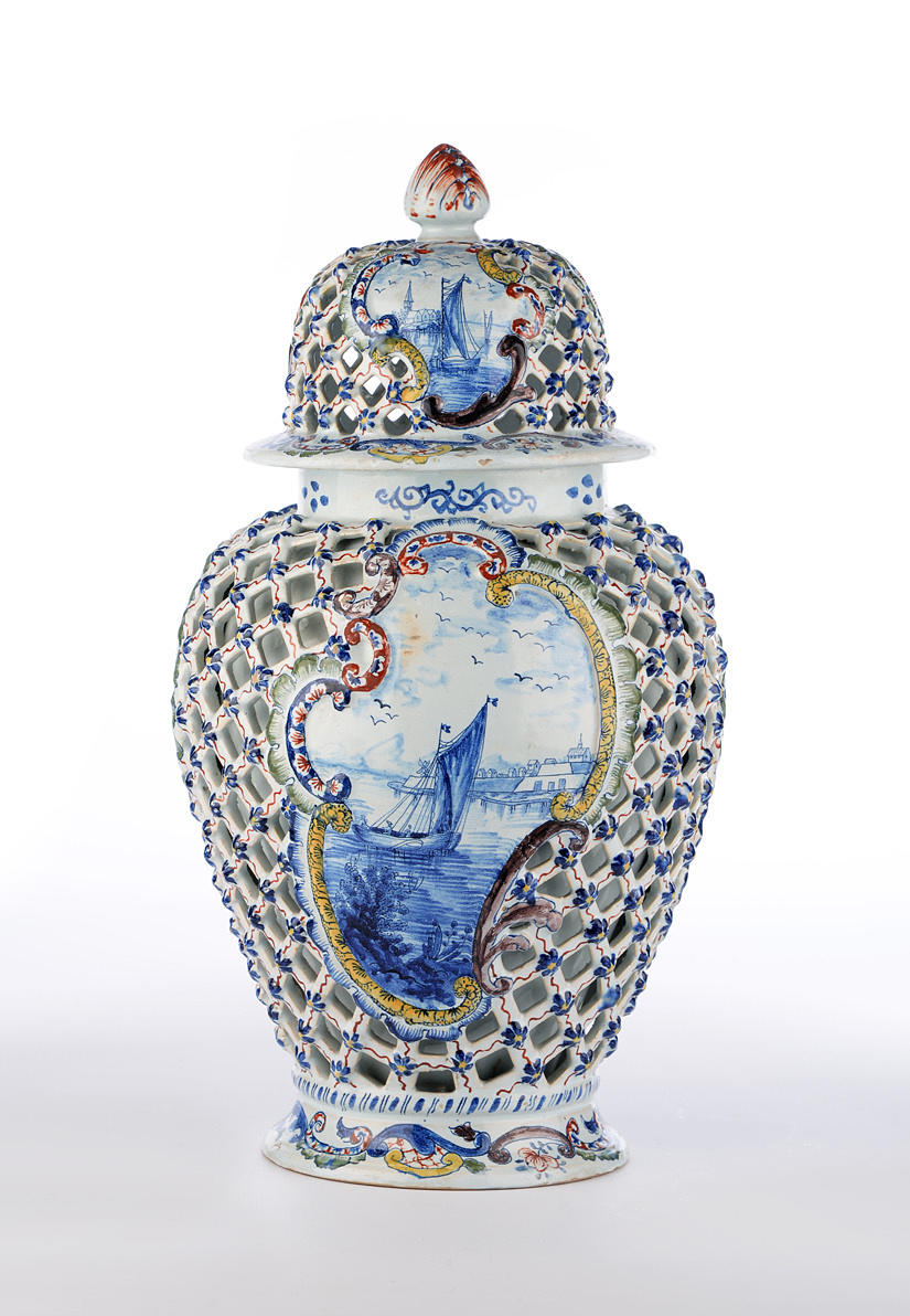 BALUSTERVASE. Keramik, Bodenmarke AR ligiert, polychrom bemalt.