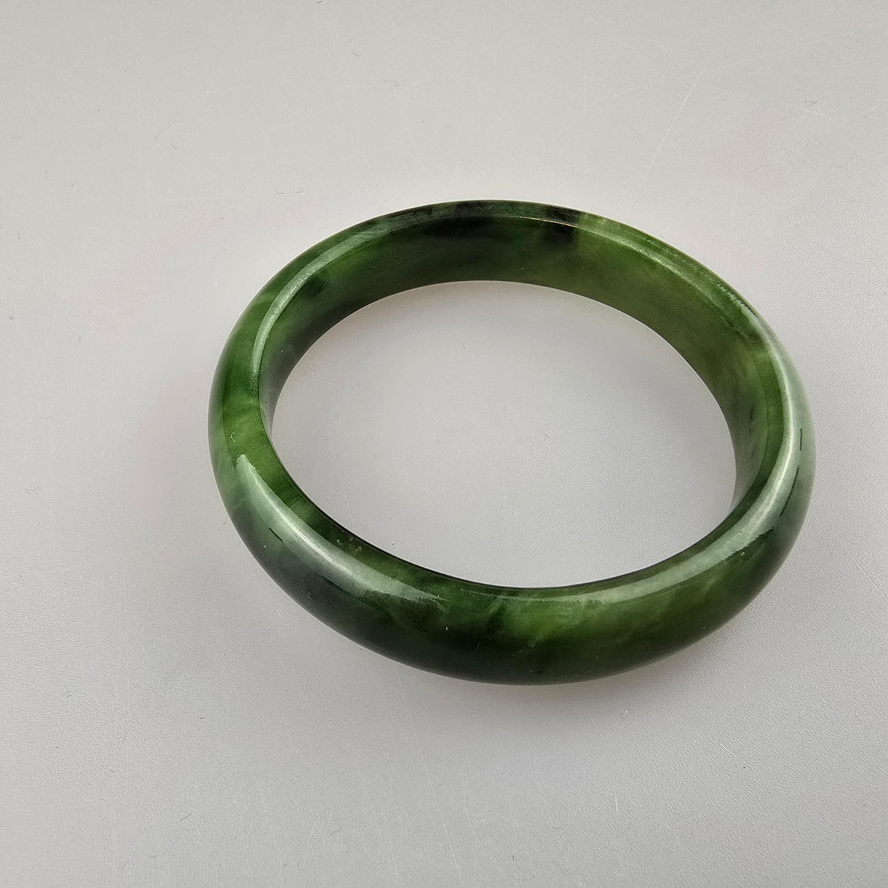 - NEPHRITE JADE ARMBAND - KINA.