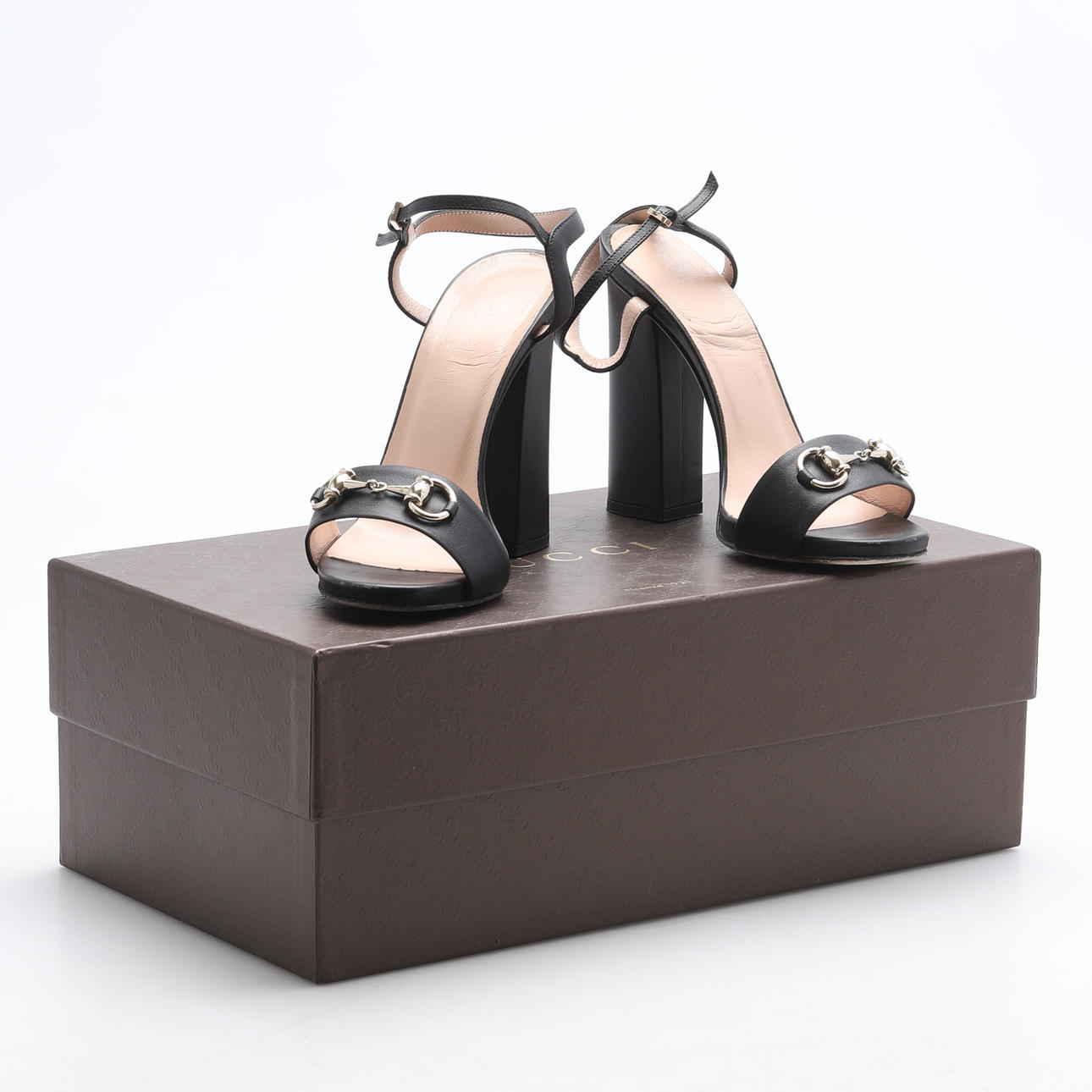 Et par Gucci sko. ! 37.