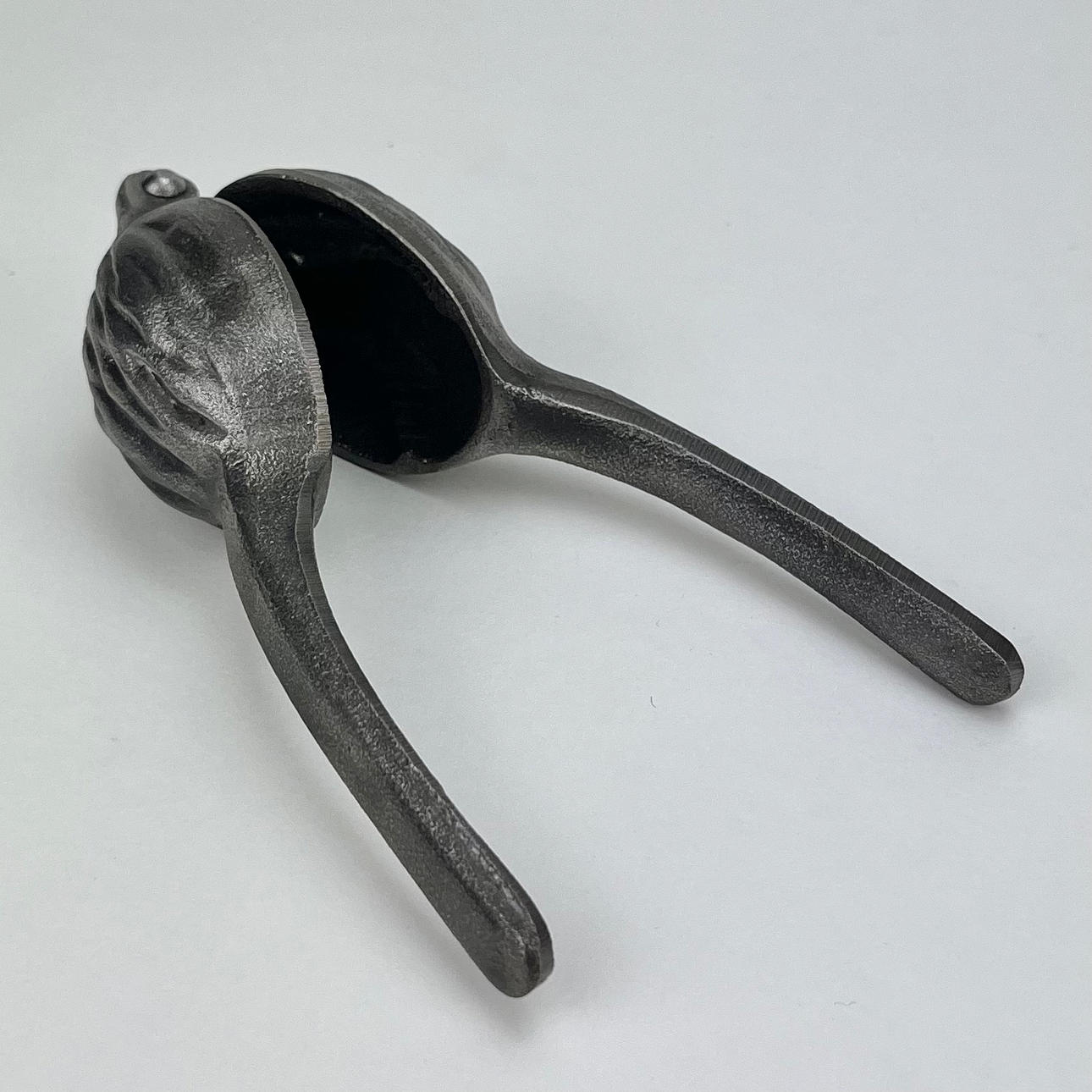 Ein gusseiserner Nussknacker, Skeppshult.