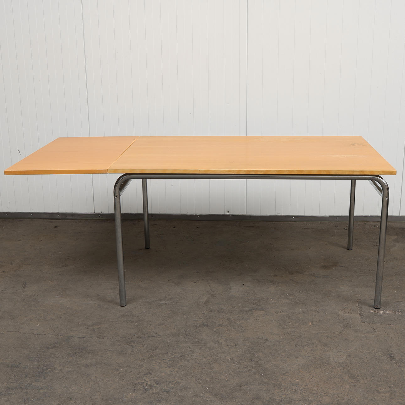 BORD, Bauhaus-stil, 1900-talets andra hälft.