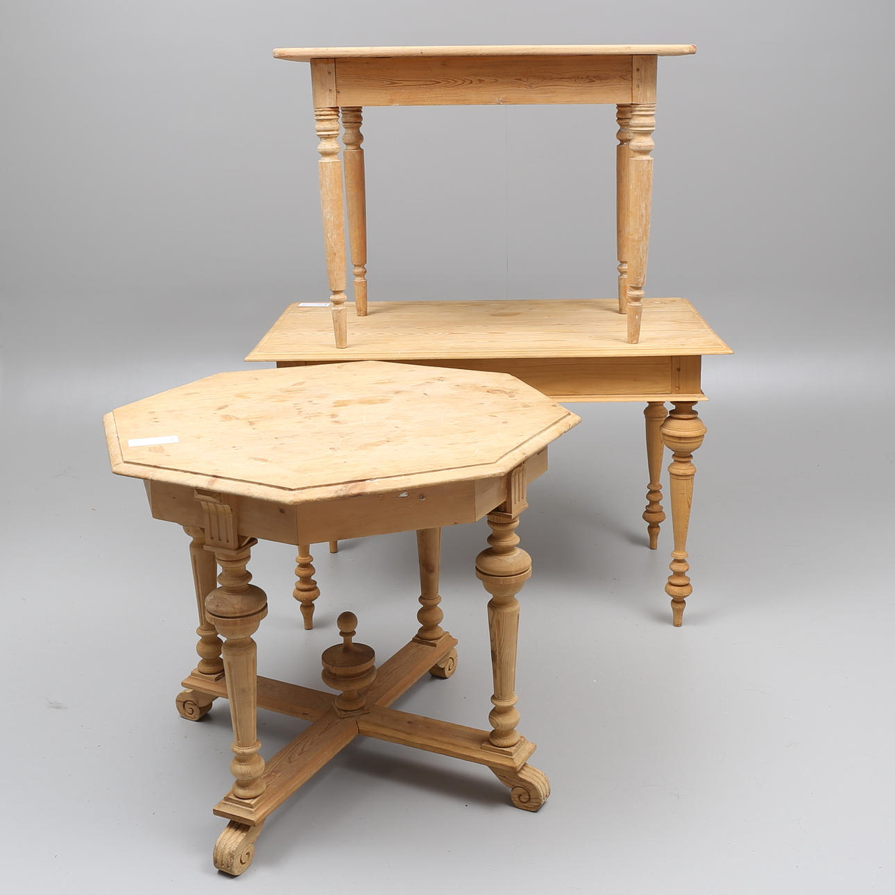 BORD, 3 st, avlutade, 1900-talets början.