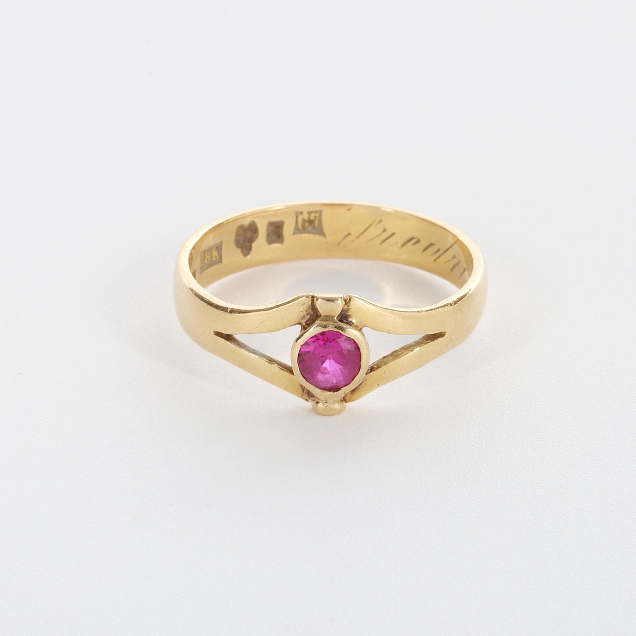 RING MED ROSA STEN, 18K guld, 1905.