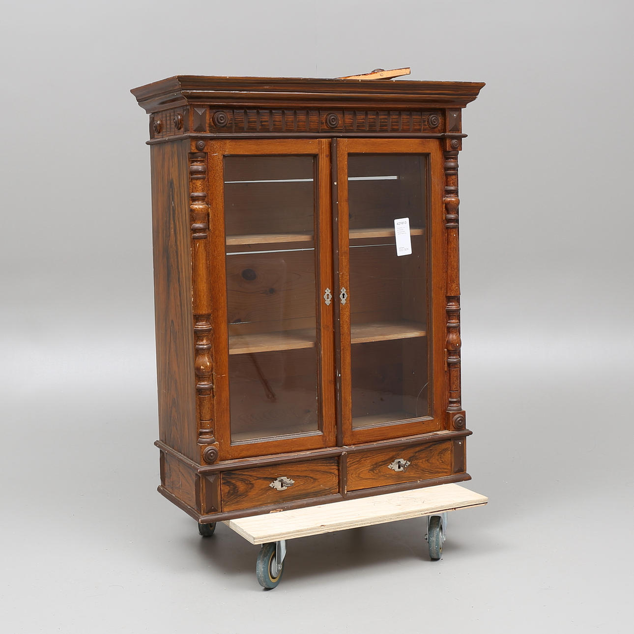 ÖVERDEL till BOKSKÅP, ådringsmålat, 1800/1900-tal.