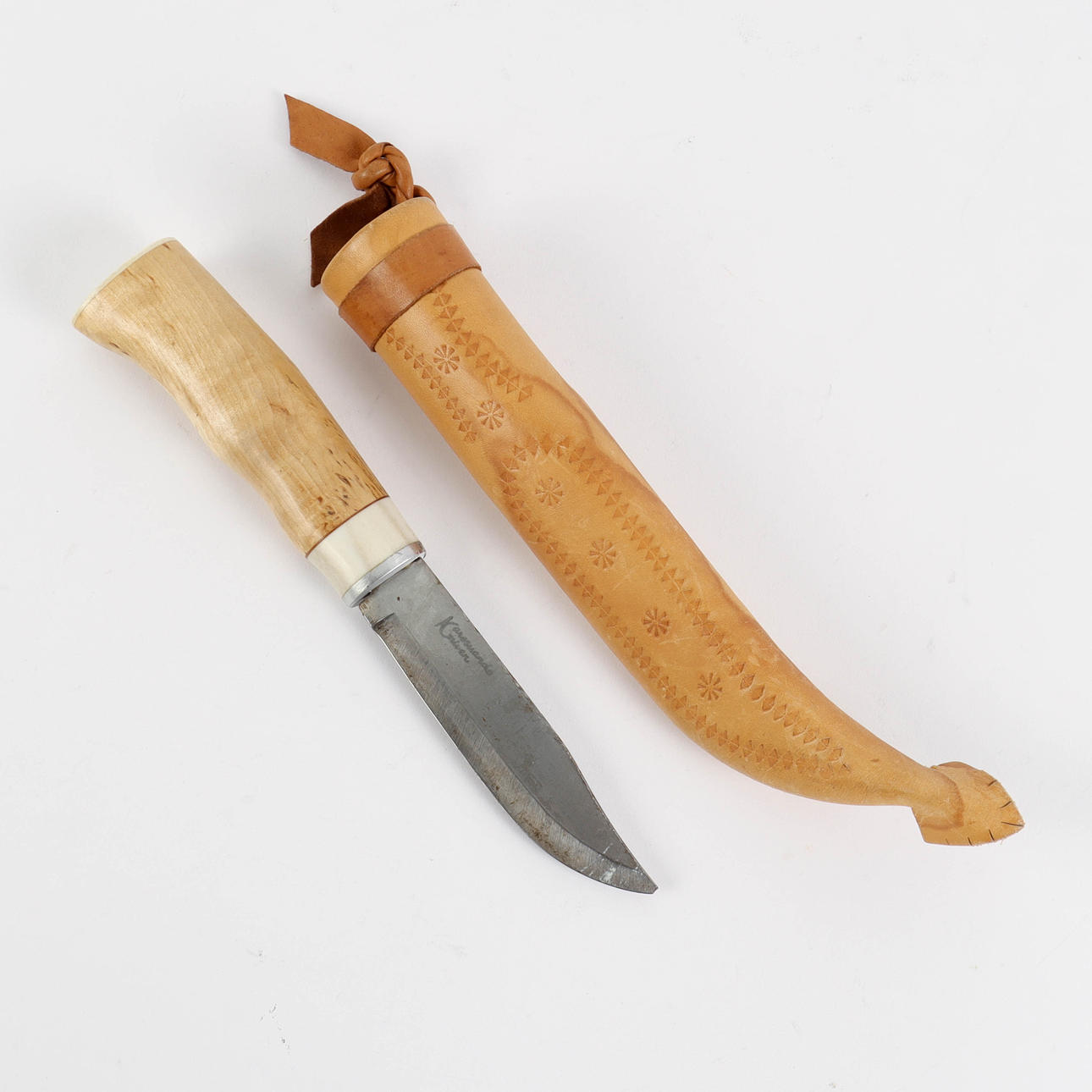 SLIDING KNIFE The Karesuando knife.