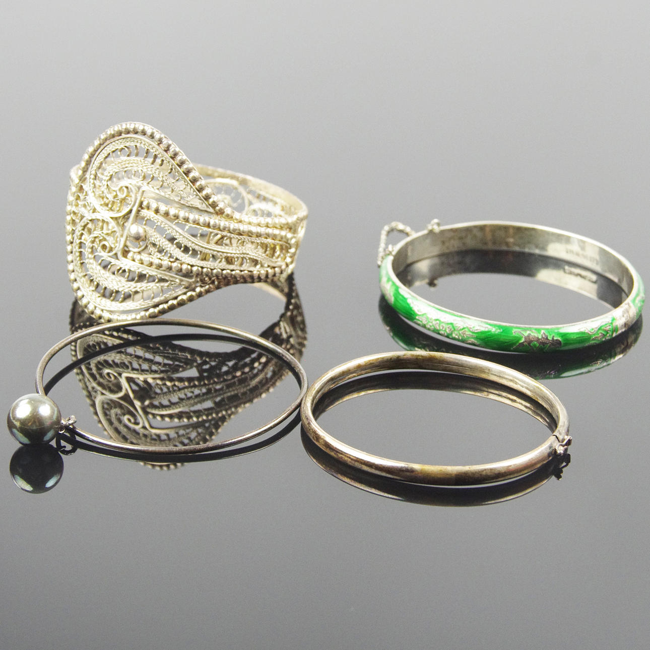 ARMBAND, 4 stycken, stela, silver.