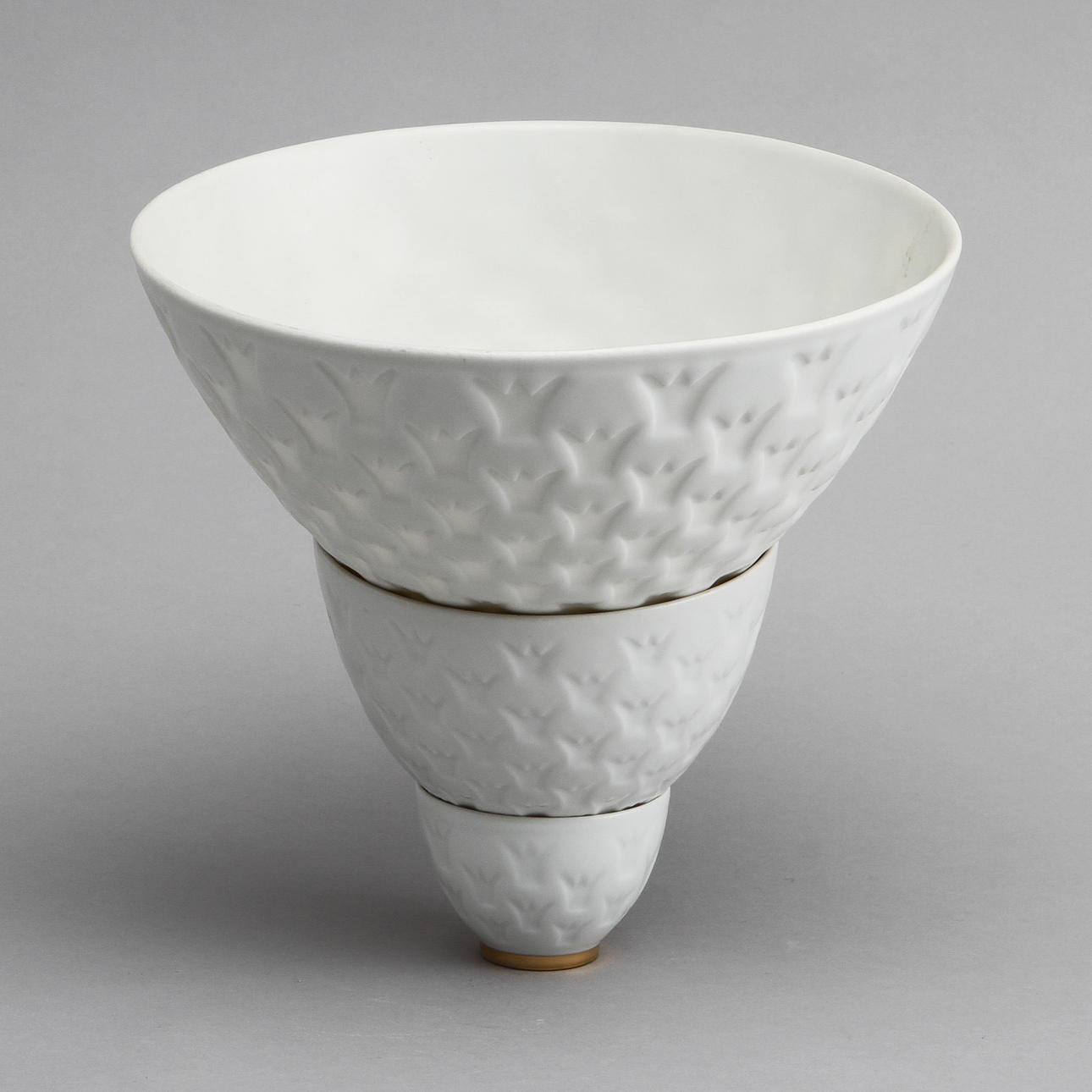 SKÅLAR, 3 st, "Kronskålar", porslin, Gunnar Nylund, Rörstrand.