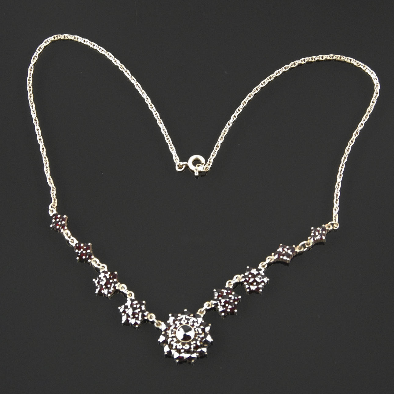 COLLIER, förgyllt silver med granater.