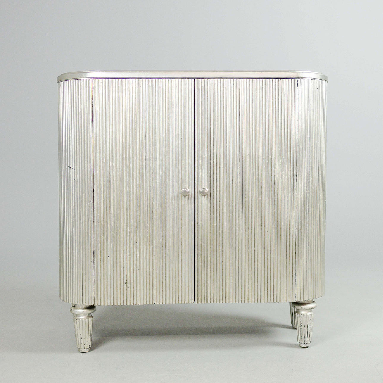 ATTRIBUTED HUDSON LIVING JEEVES DRINKS CABINET.