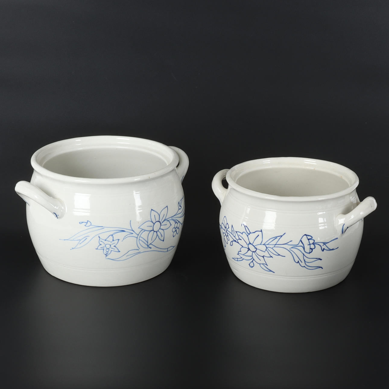 KRUS, 2 st, Rörstrand,1900-talets andra hälft.