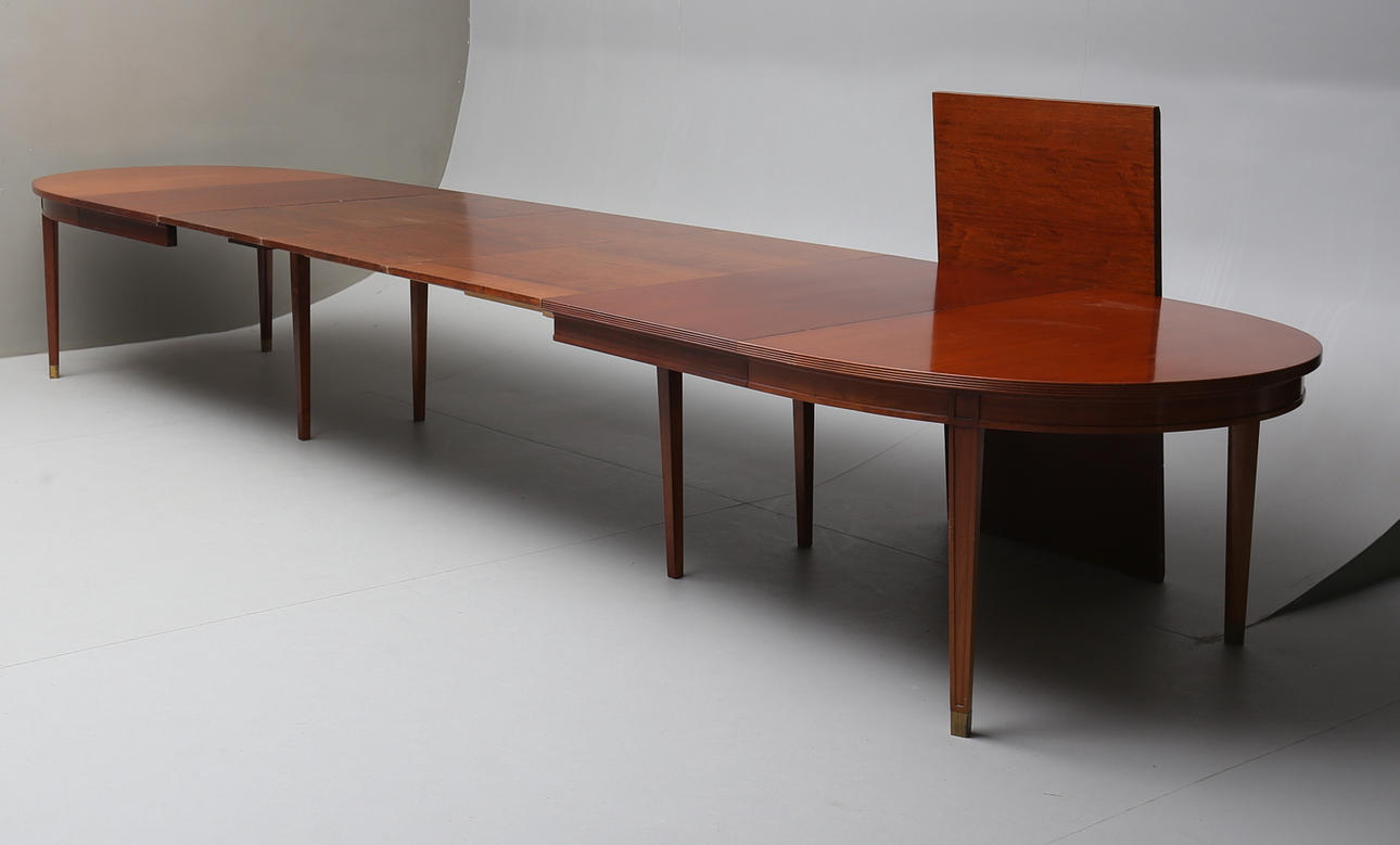 MATBORD med 6 iläggsksivor, mahogny, tillskrivet David Rosén, Nordiska Kompaniet, ca 1947.