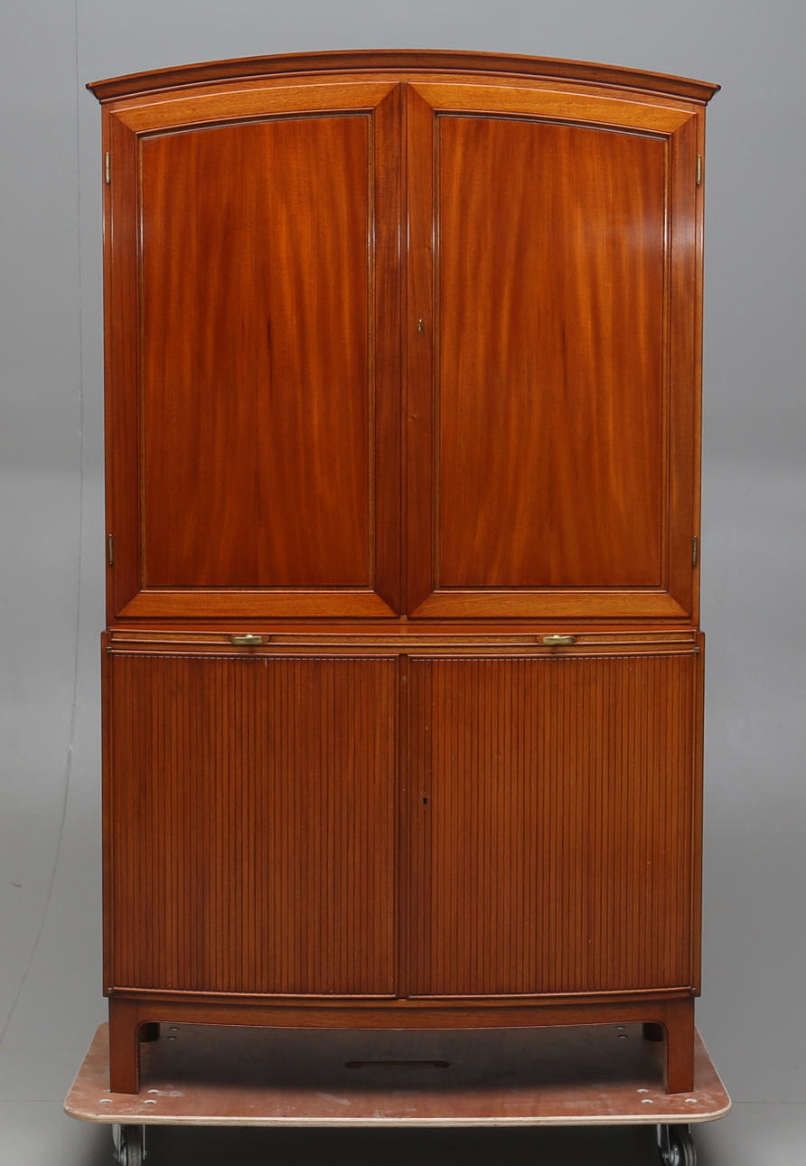 VITRINSKÅP, mahogny, tillskrivet David Rosén, Nordiska Kompaniet, ca 1947.