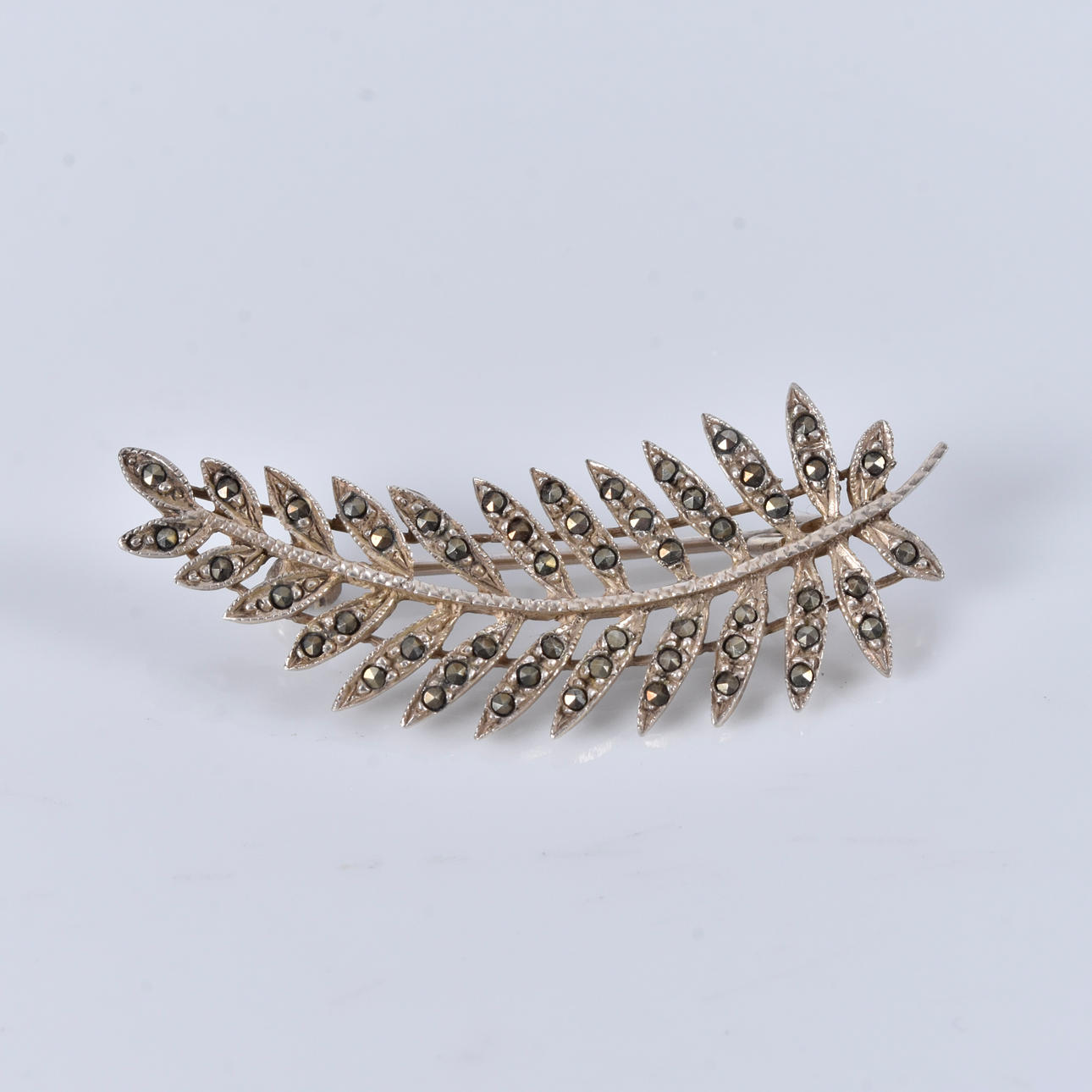 RINTAKORU, markasiteilla, sterlinghopeaa.