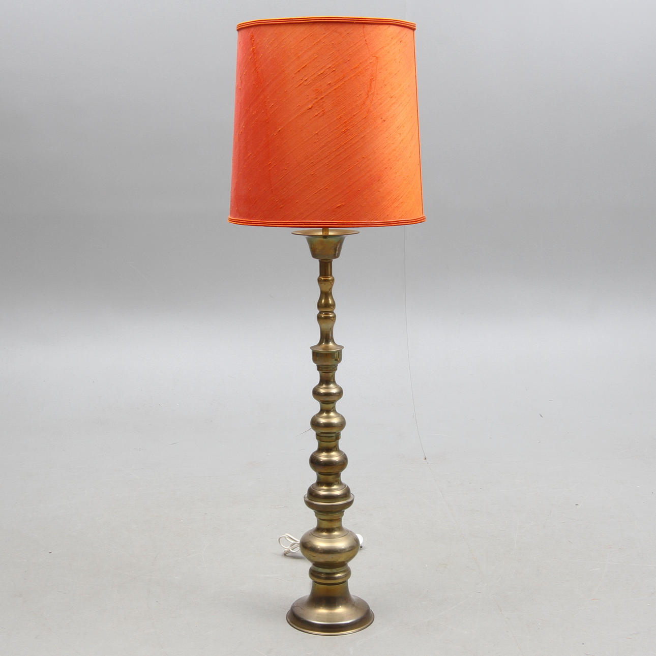 GOLV/BORDSLAMPA, mässing, 1900-tal.