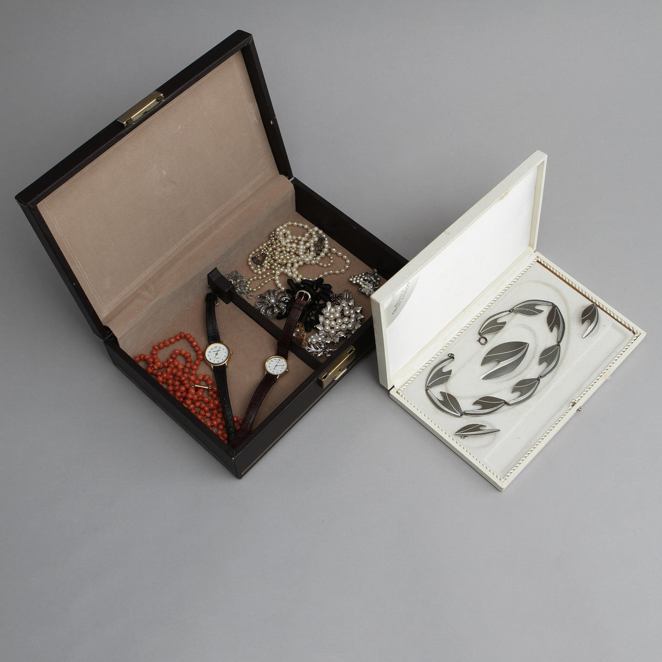 DIVERSE BIJOUTERIER.