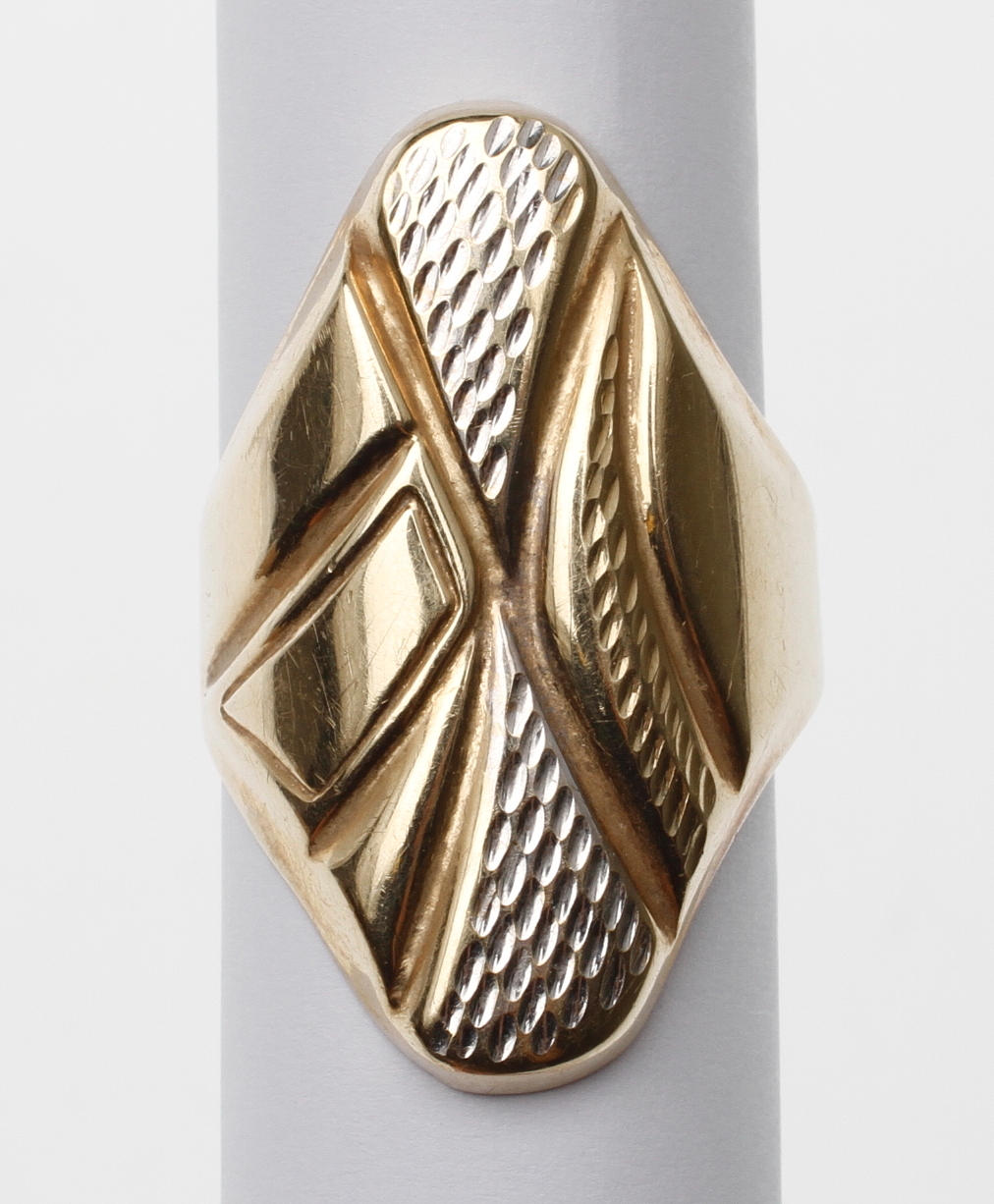 RING, 14k guld, vikt 4,2 gram.