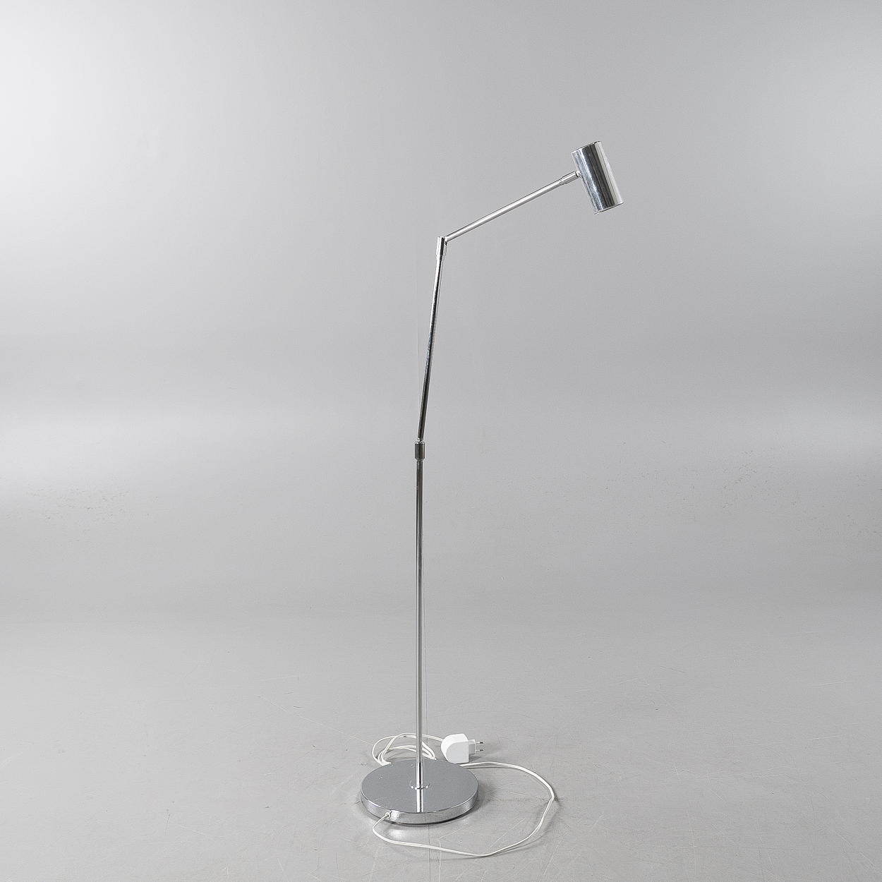 GÖRAN PEHRSON. Lámpara de pie, «Mini-point», iluminación Örsjö.