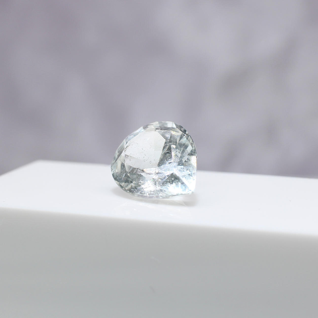 SINGLE WHITE TOPAZ 11.87CT.