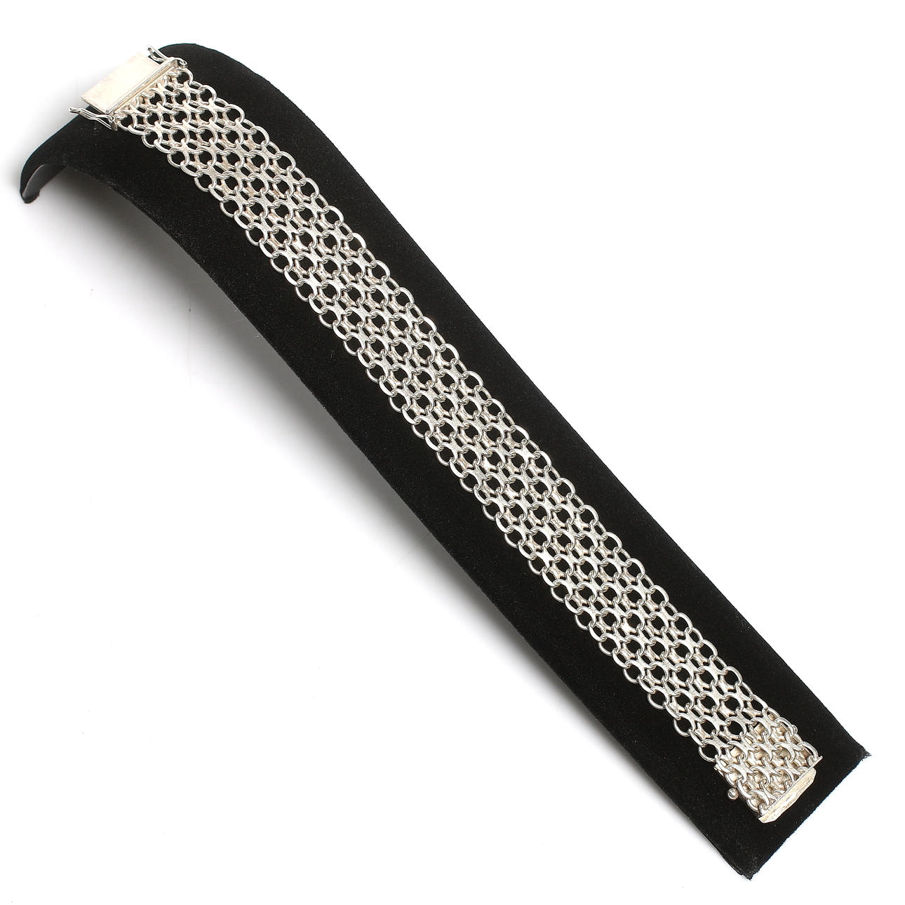 ARMBAND, silver, x-länk, Nils-Eric Södermark Guldvaror, Köping, 1971. Vikt 16 gram.