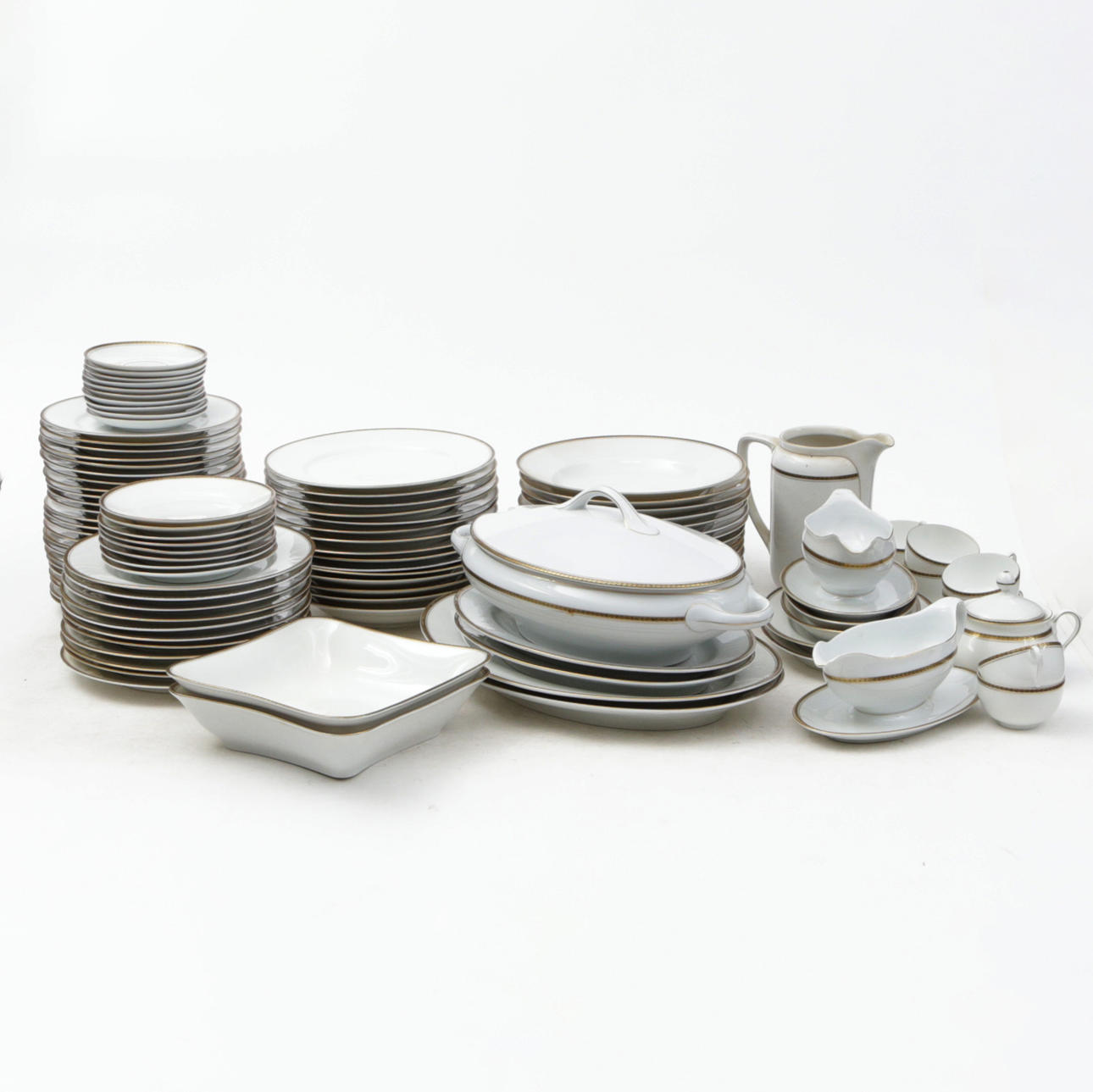 A tableware set, 93 pieces, KPM.