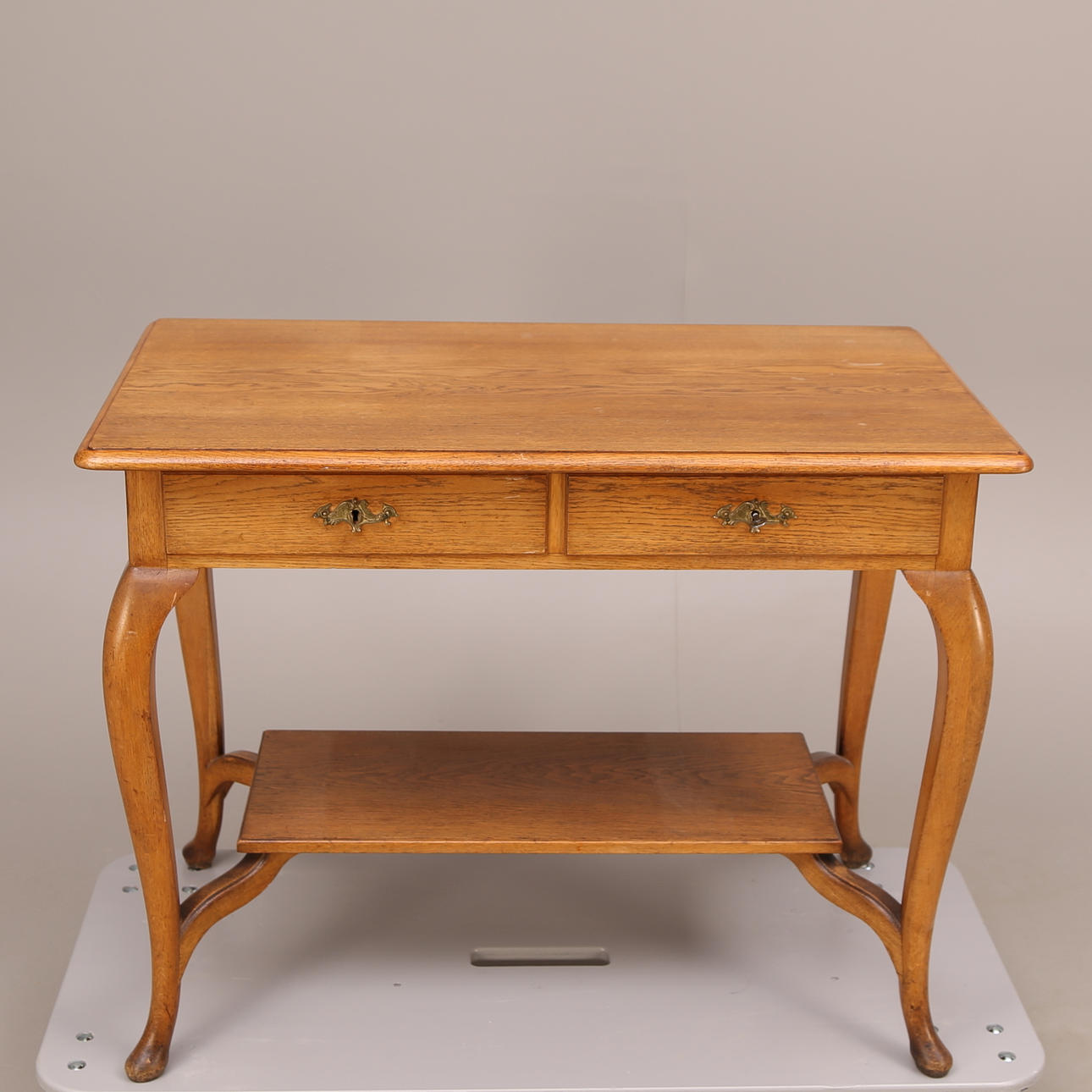 SERVERINGSBORD, ljus ek, bondrokoko, tidigt 1900-tal.