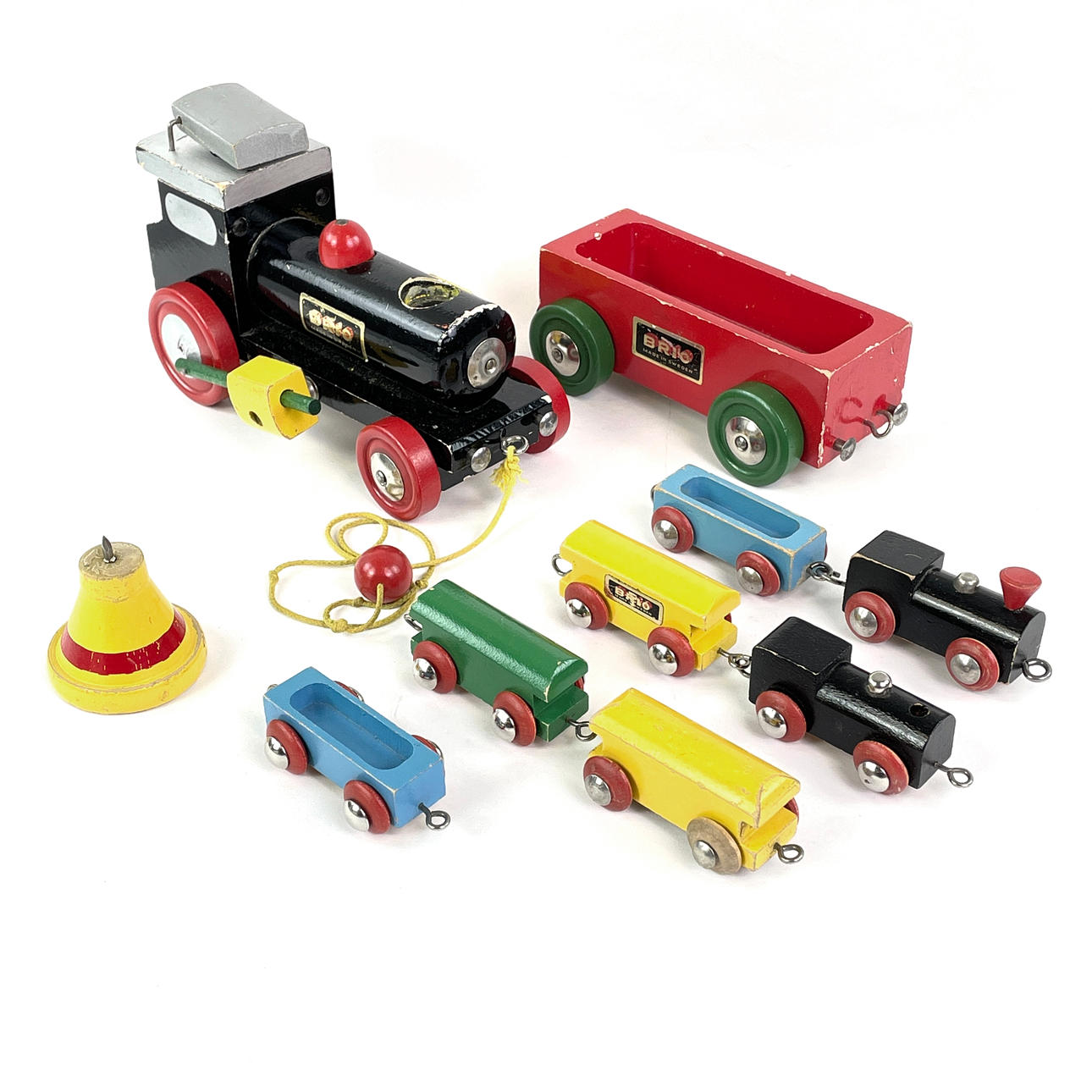 TRÄLEKSAKER, PARTI. 9 delar, delvis Brio, 1900-tal.