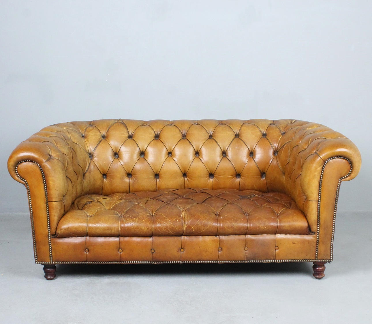 Chesterfield skinnsoffa.