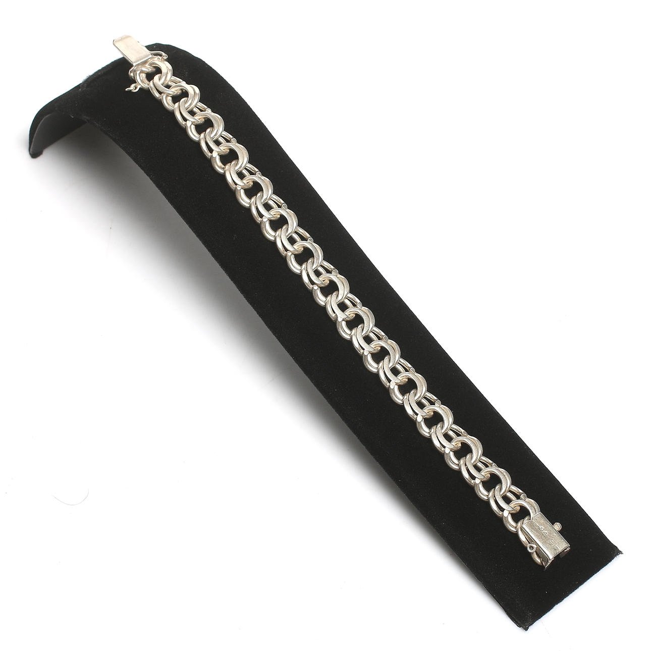 ARMBAND, silver, bismarck-länk. Vikt 16 gram.