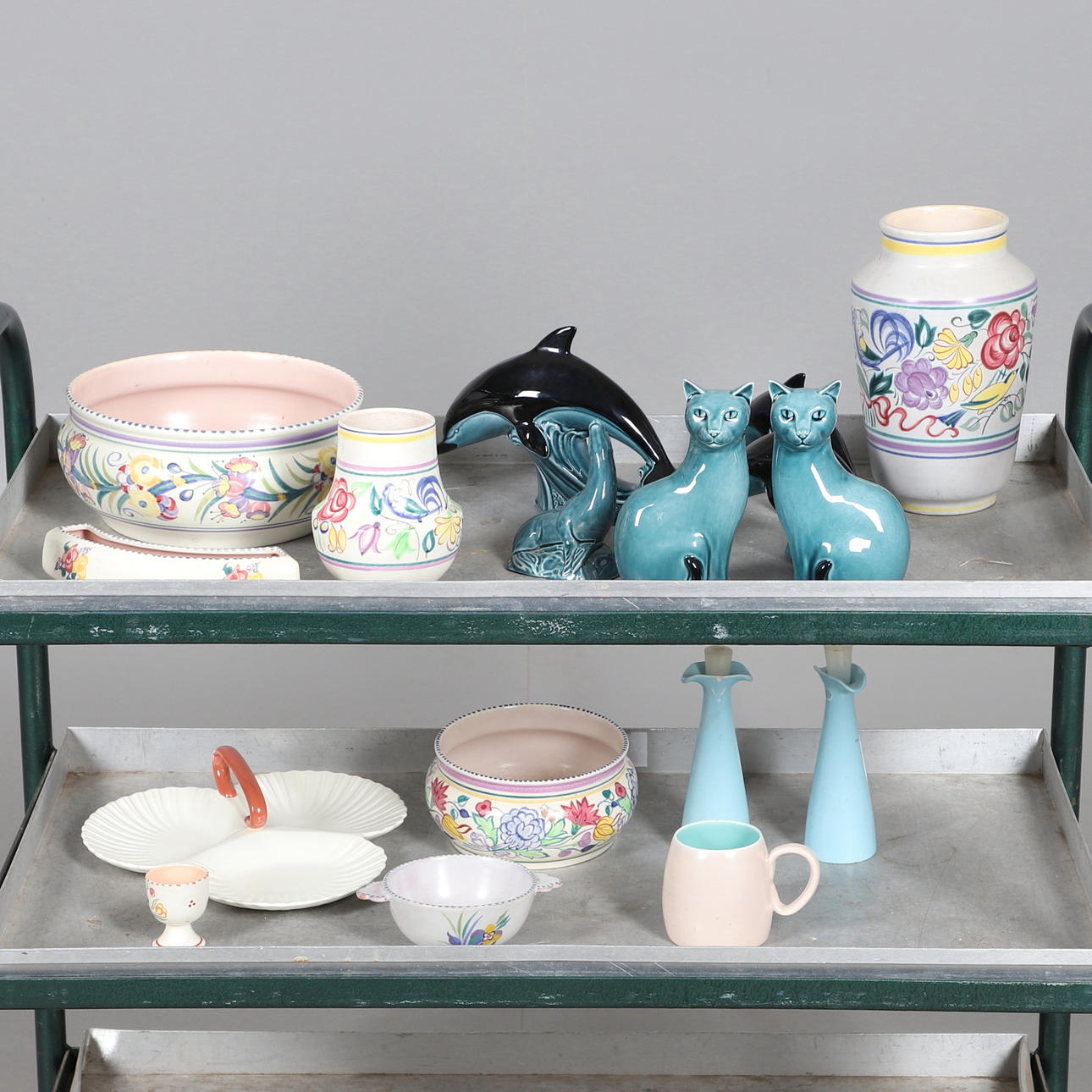 POOLE POTTERY — EINSCHLIESSLICH TIERFIGUREN UND ANDERER GEGENSTÄNDE.