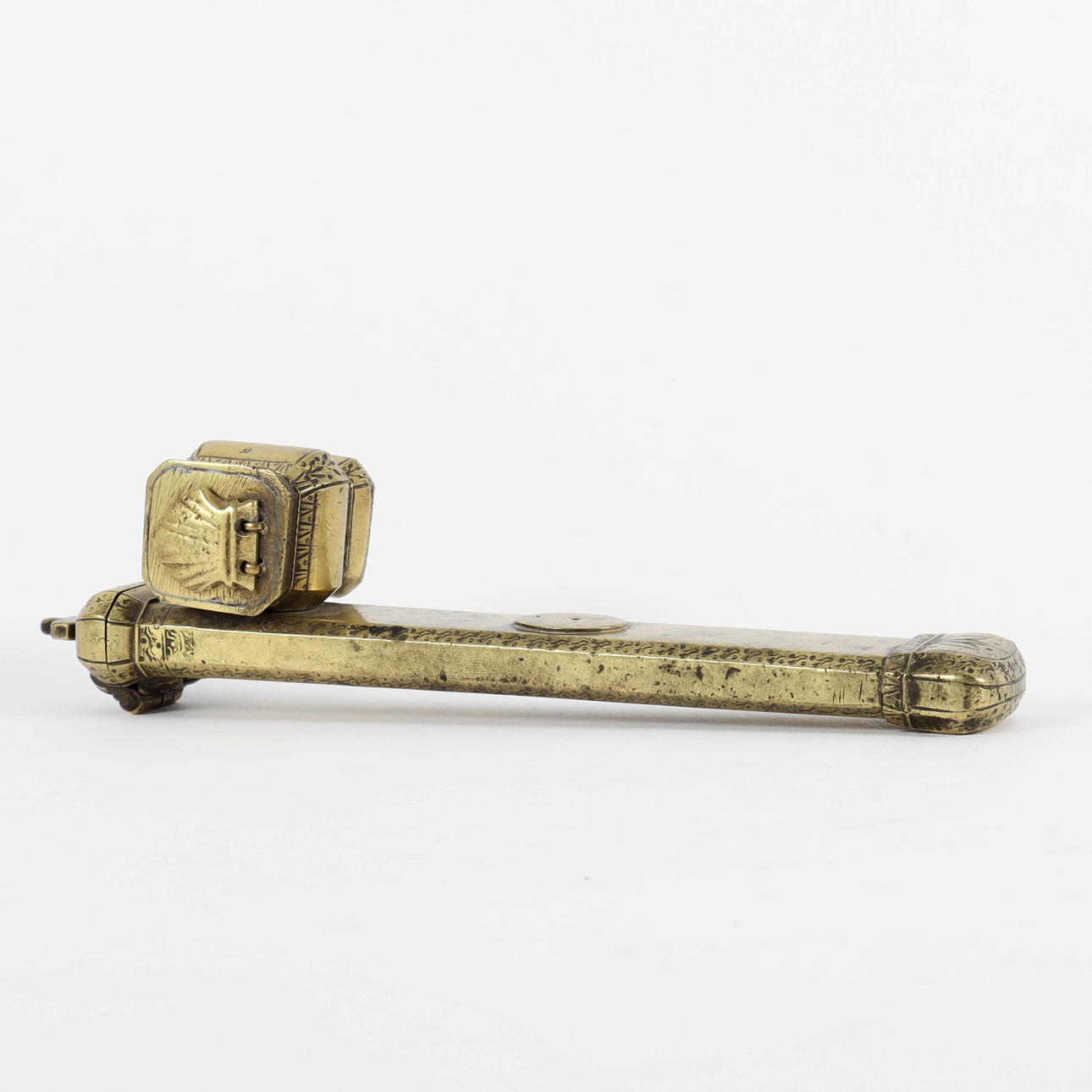 SKRIVDON mässing, antikt.