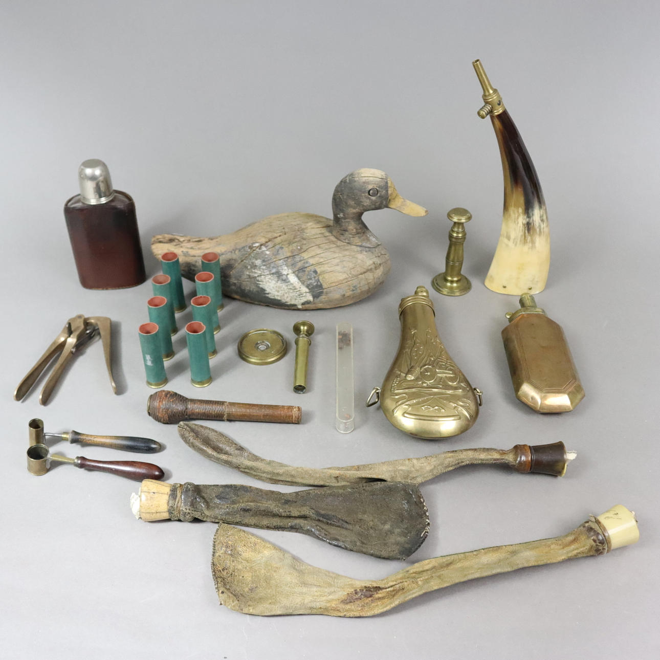 - Parti SKYDE/JAGTTILBEHØR - ca. 19./20. århundrede.