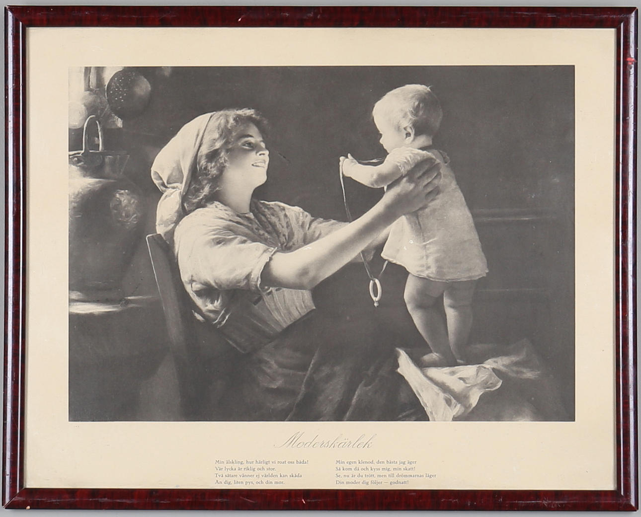 "MODERSKÄRLEK", tryck efter fotografi, , 1900-talets början.