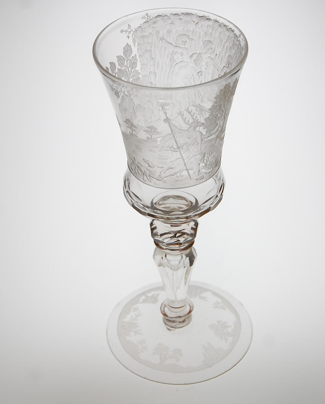 VINGLAS, slipad dekor, proveniens Beck-Friis Börringeklokster.