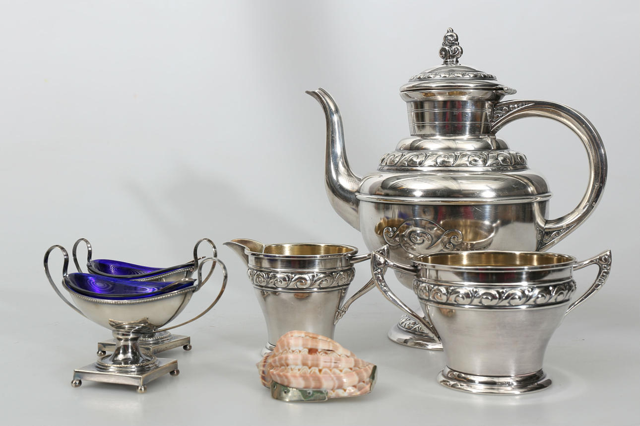 KAFFESERVIS, SALTKAR OCH DOSA, nysilver, 6 delar, 1900-tal.