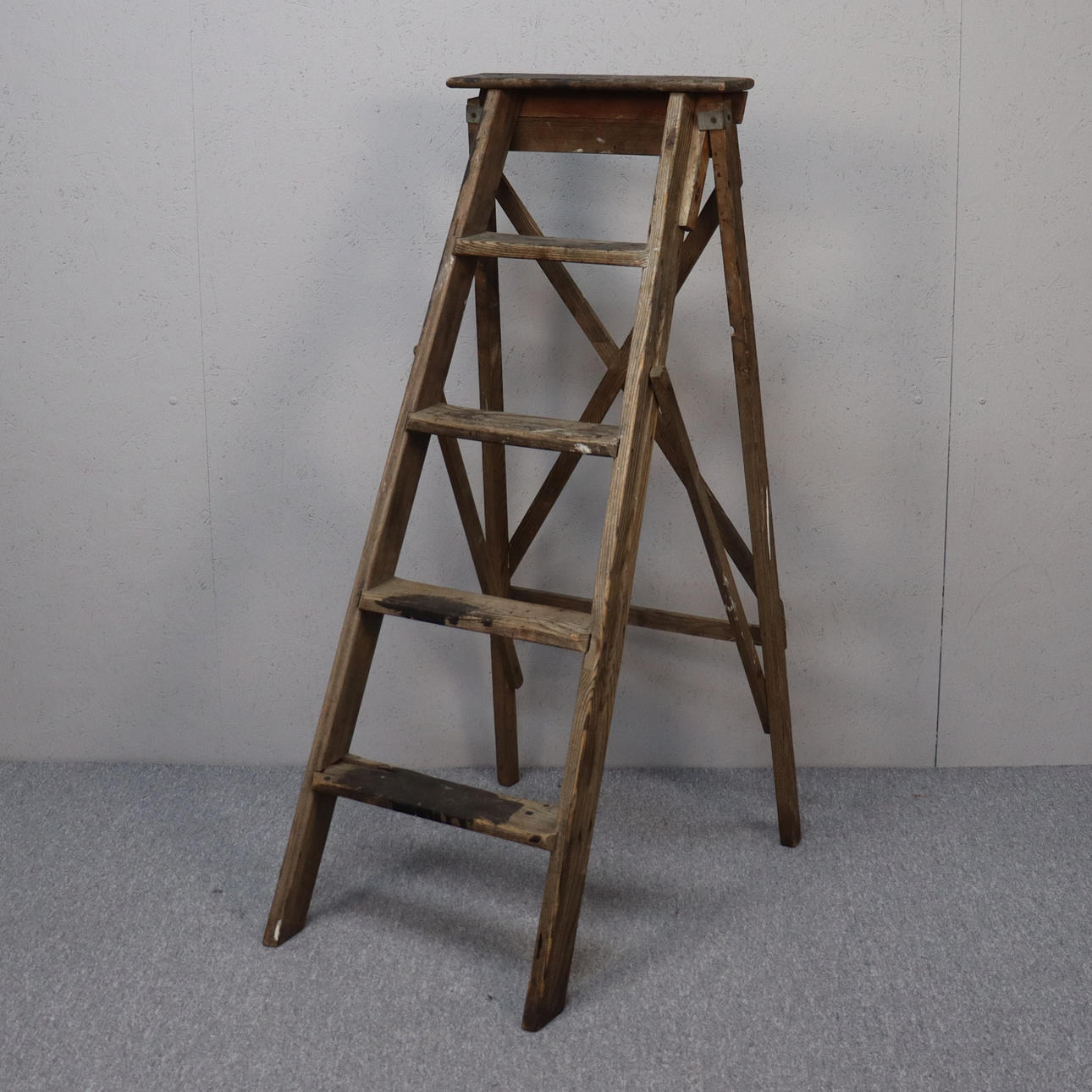 MALERSTIGE, 5 TRIN, TRÆ.