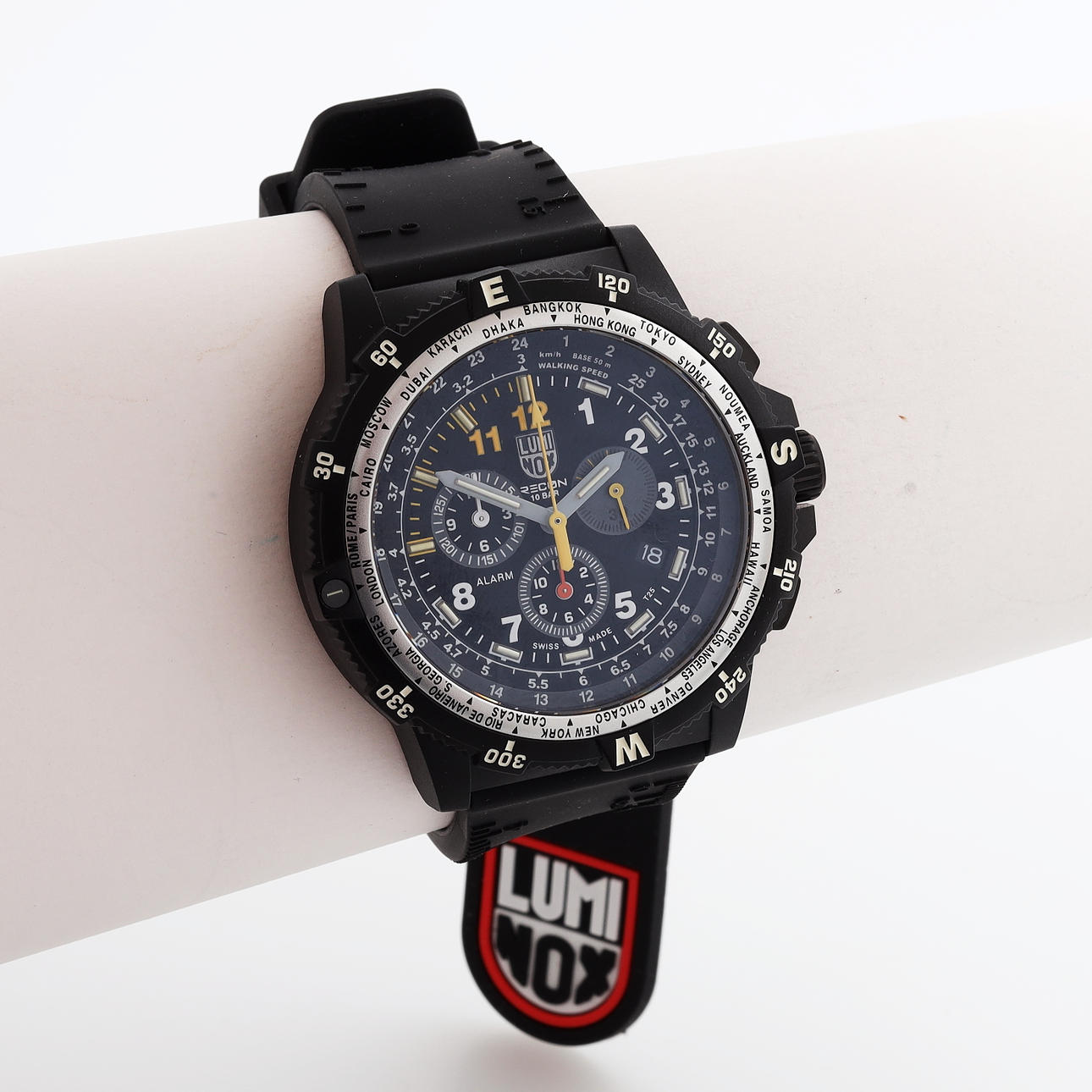 ARMBANDSUR, Luminox, "Recon", plast, 2000-tal.